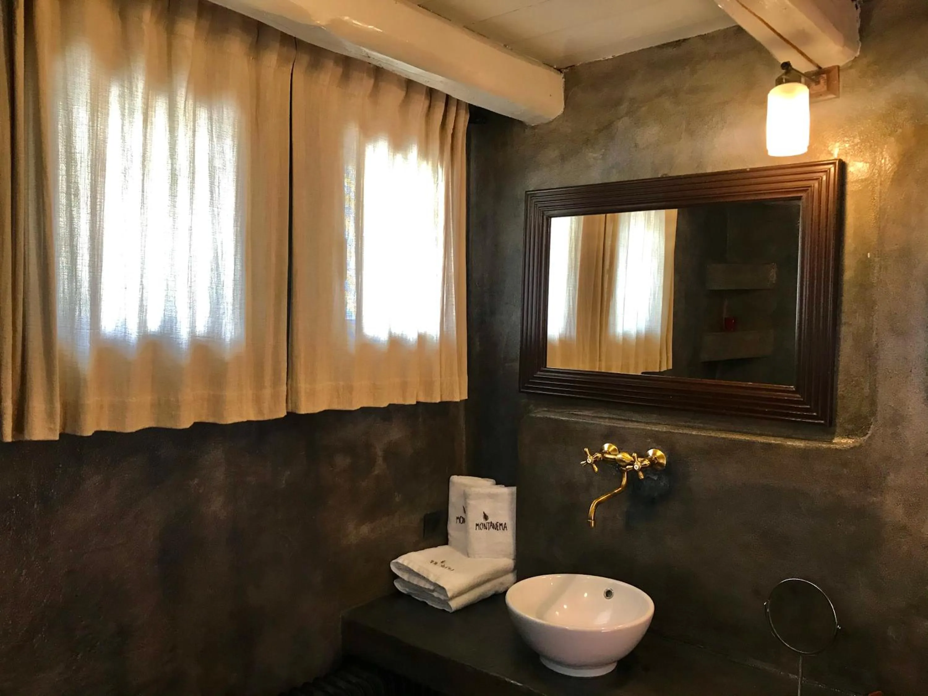 Montanema Handmade Village