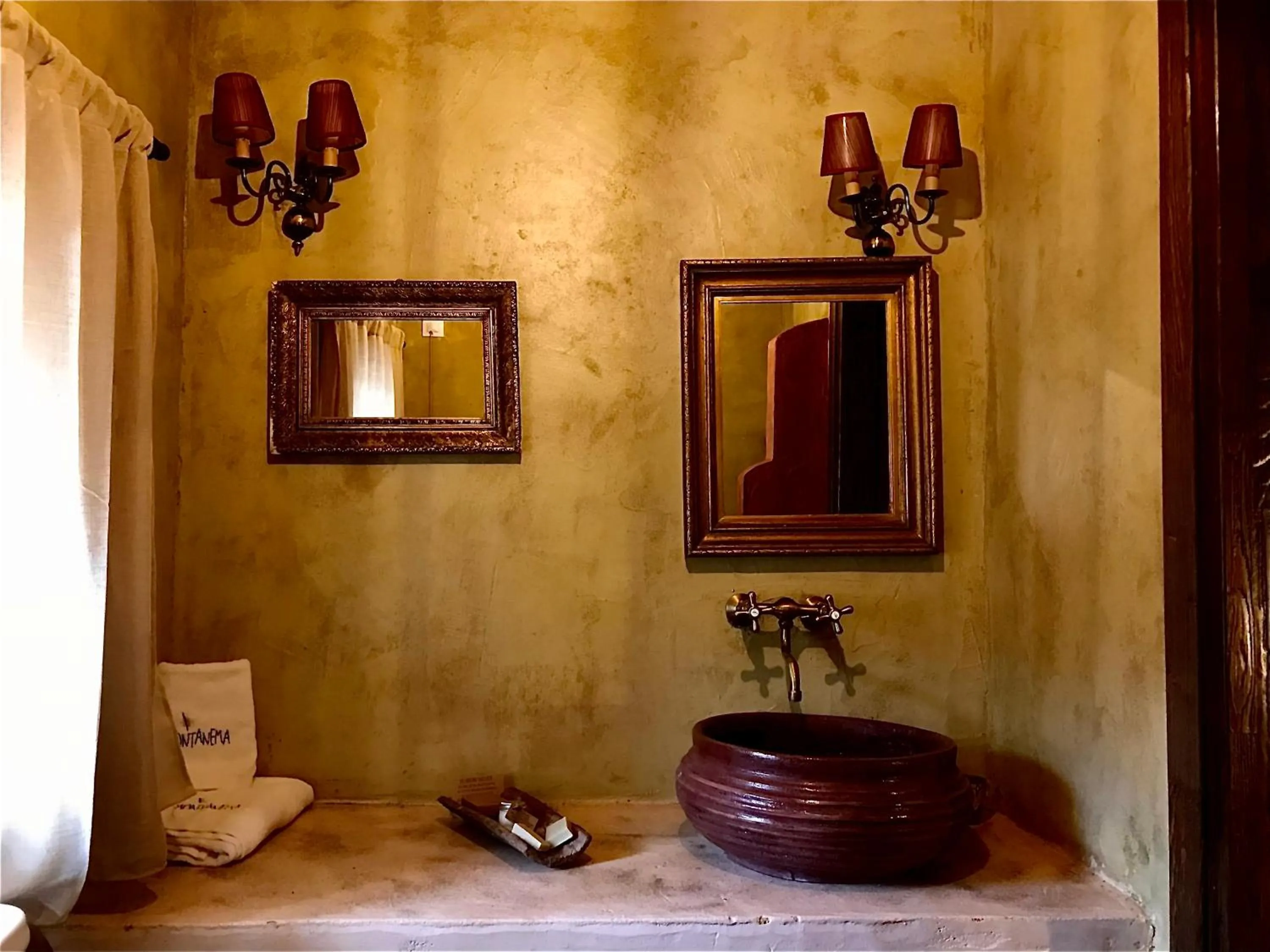 Montanema Handmade Village