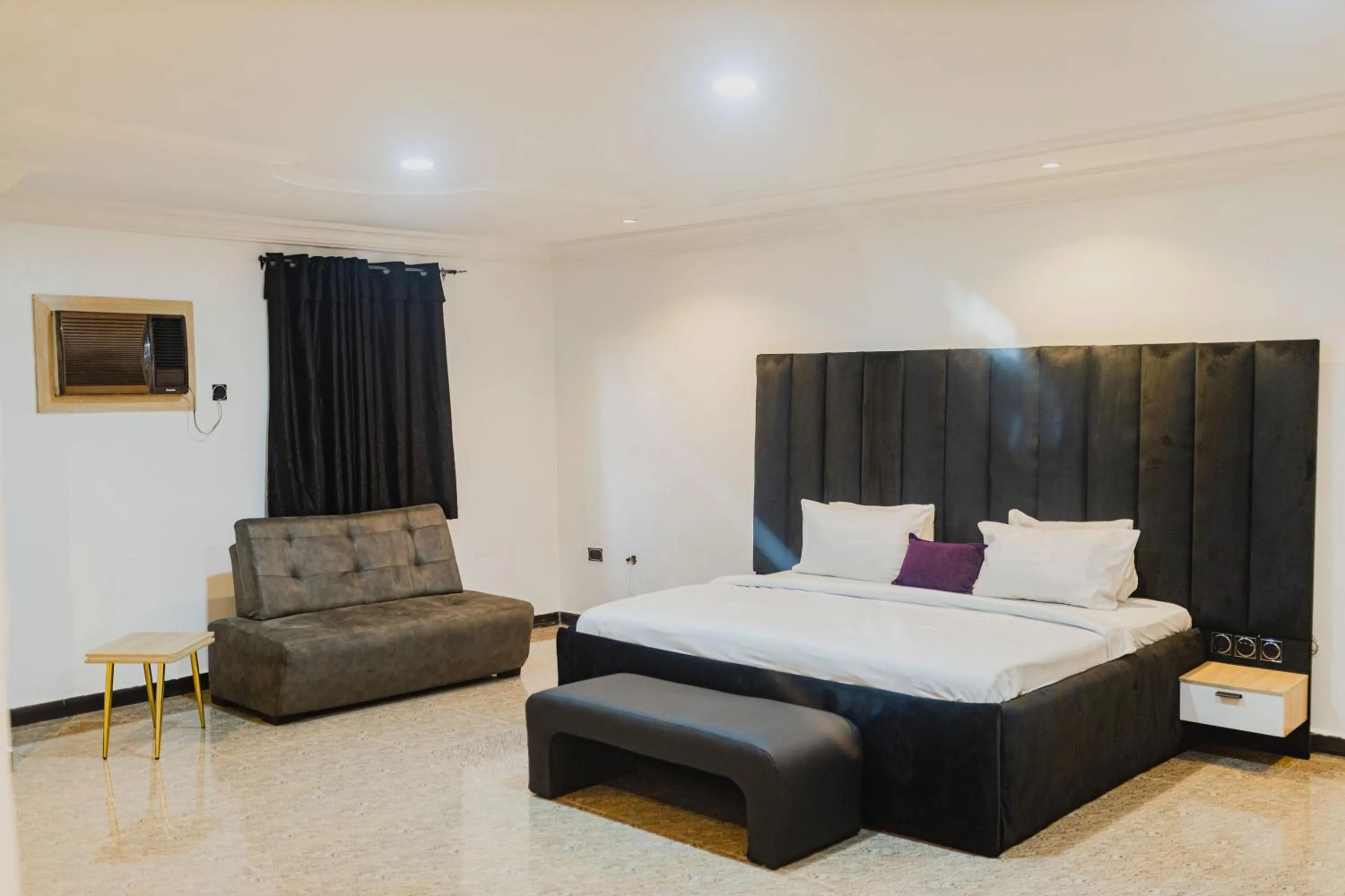 Bedroom, Bed in Ovic Hotel