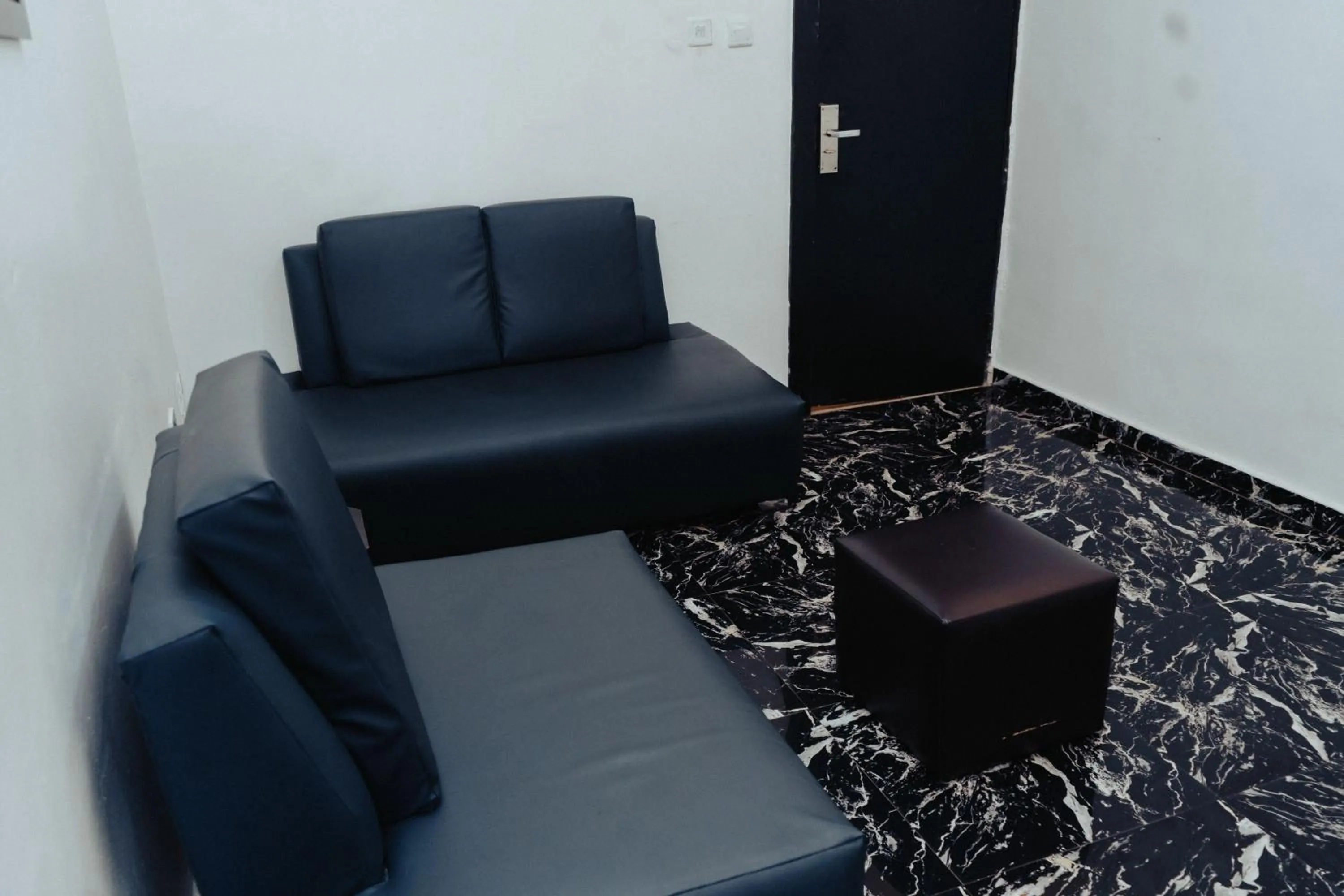 Seating area in Ovic Hotel