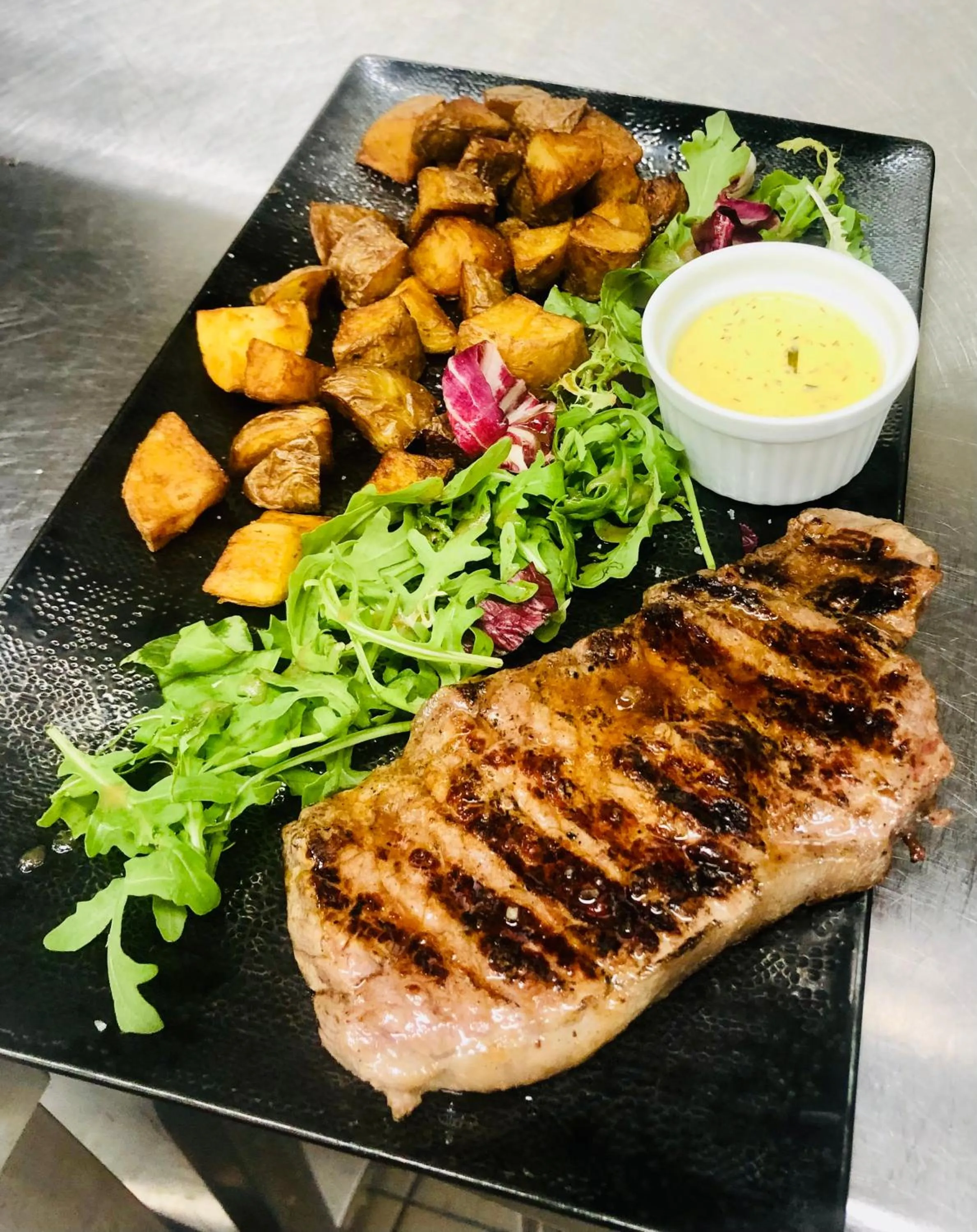 Restaurant/places to eat in Logis Hôtel Restaurant Le Top du Roulier