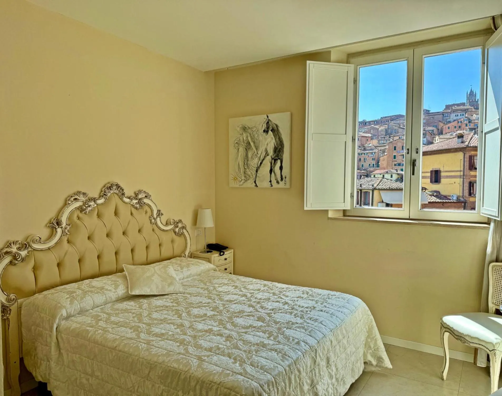 Bed in Villa del Sole Siena