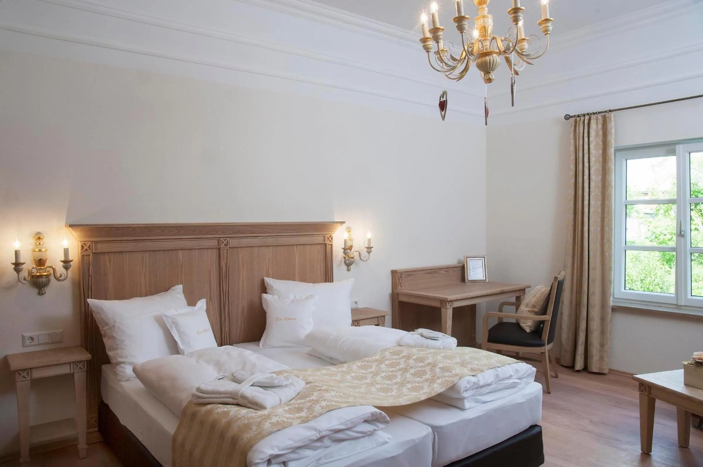 Bed in Hotel Zum Schlössle