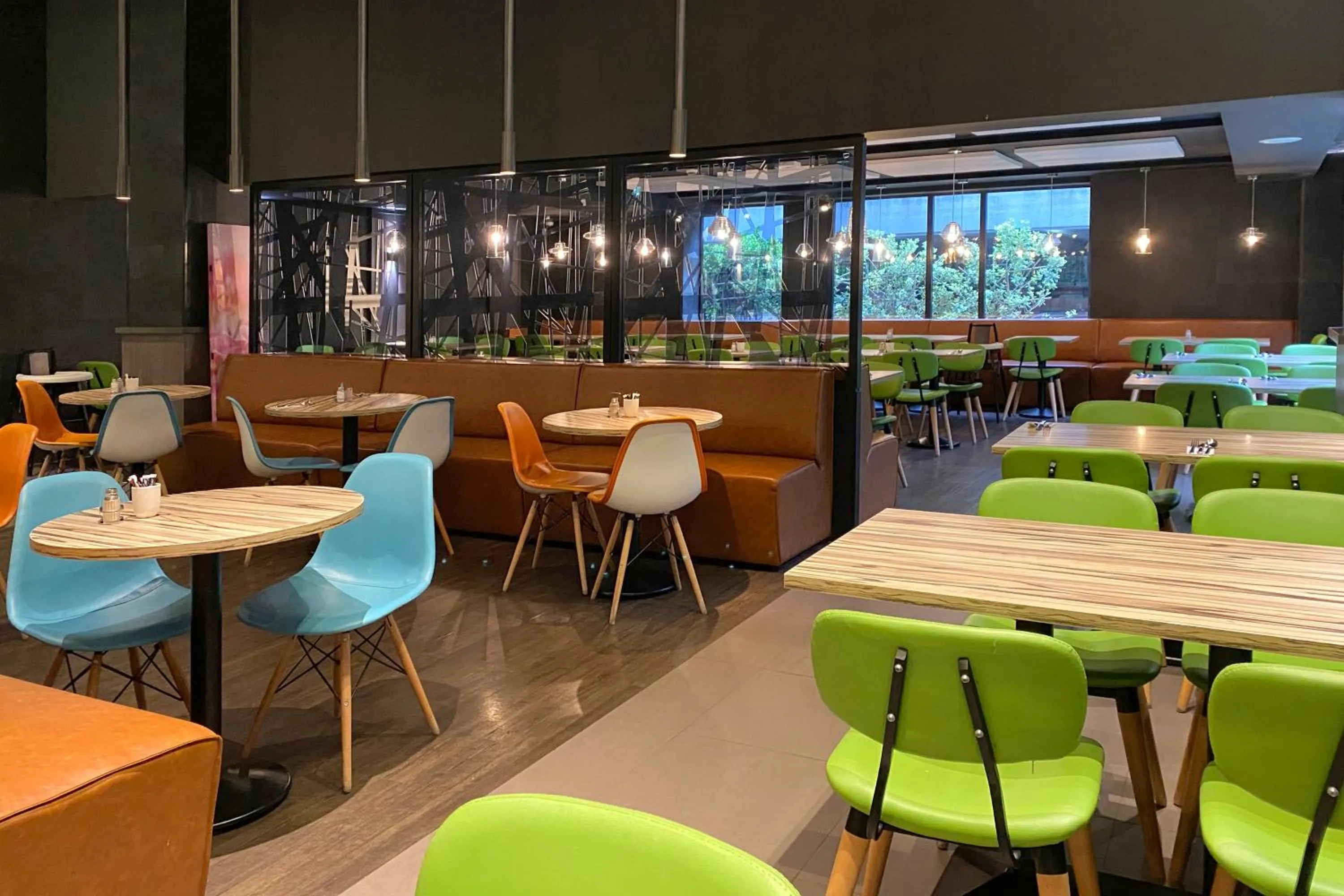 Restaurant/places to eat in XO Hotels Couture