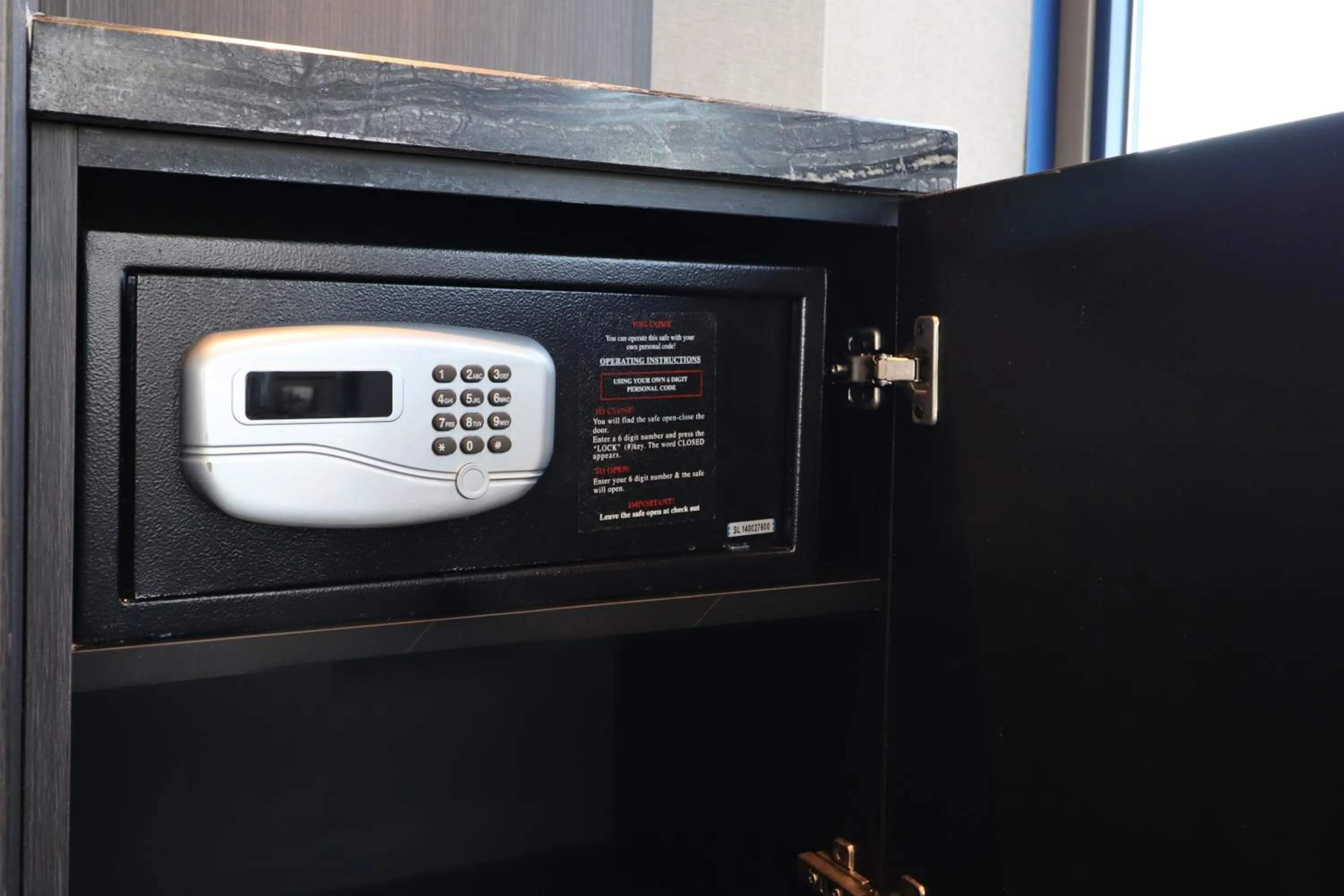 safe in XO Hotels Couture