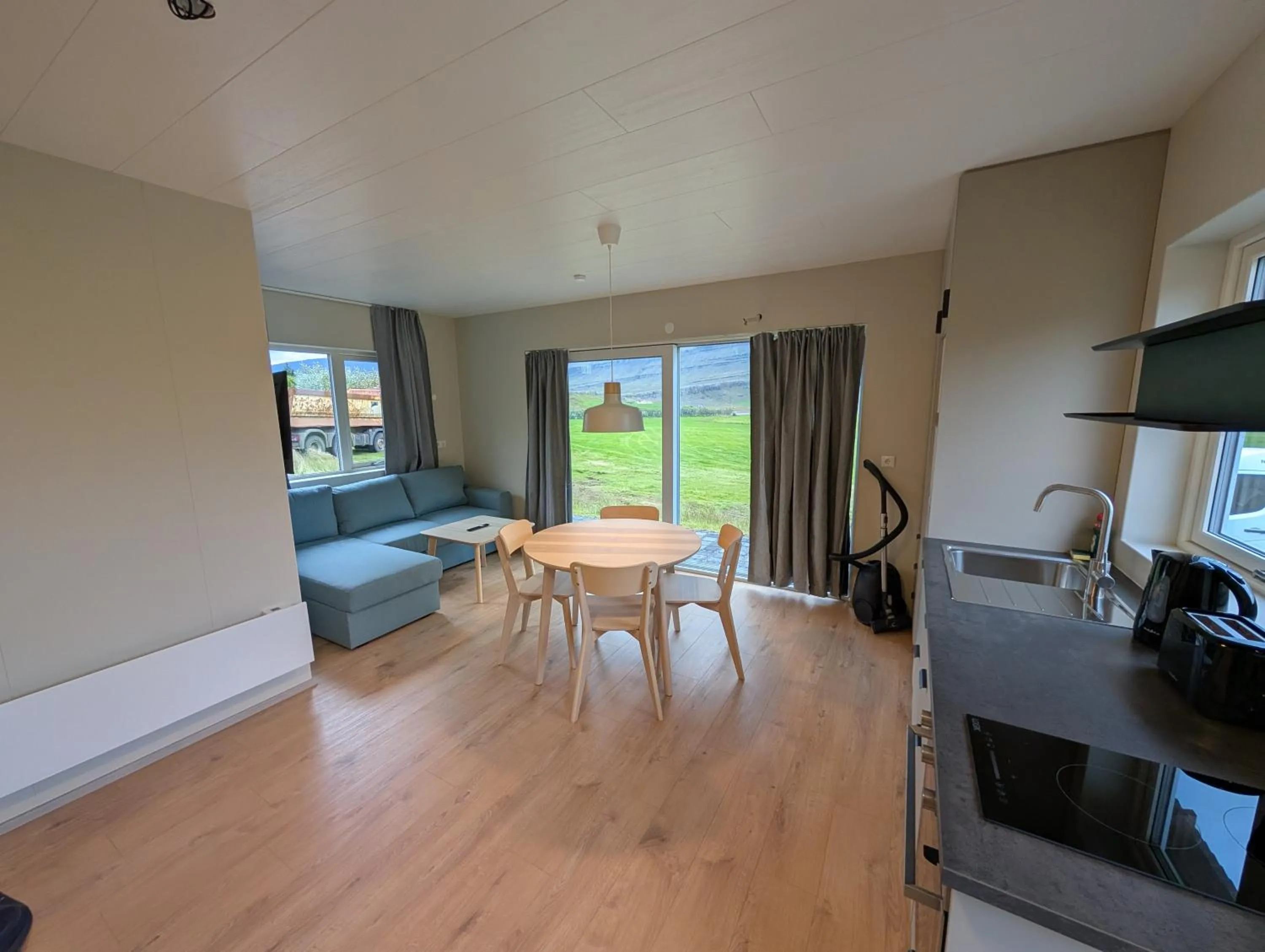 Seating area in Bragdavellir Cottages
