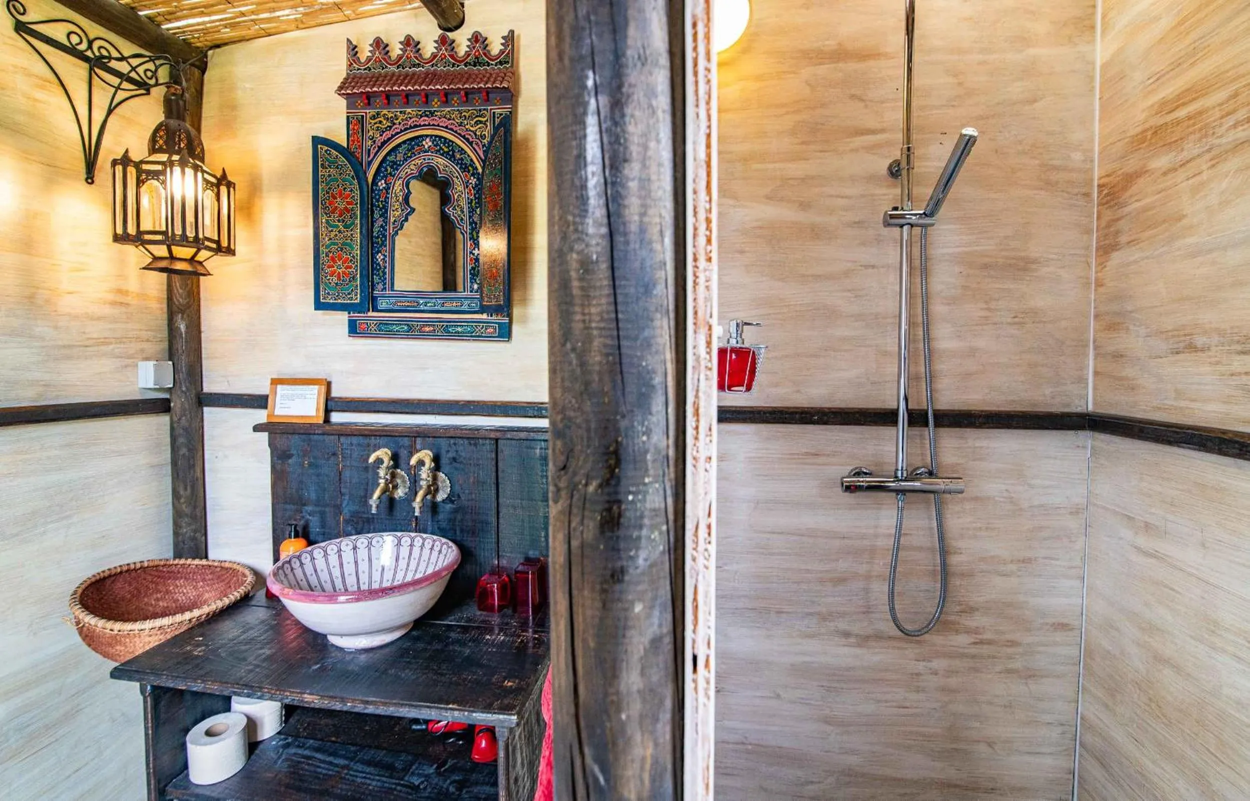 Shower in Valle de Oro