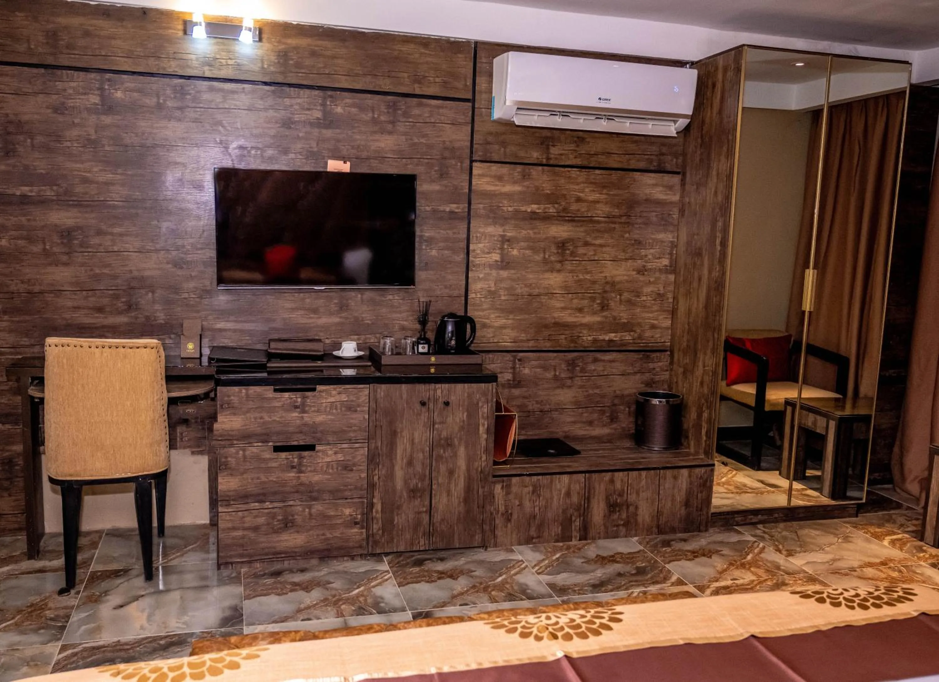 Joker Hotel and Suites