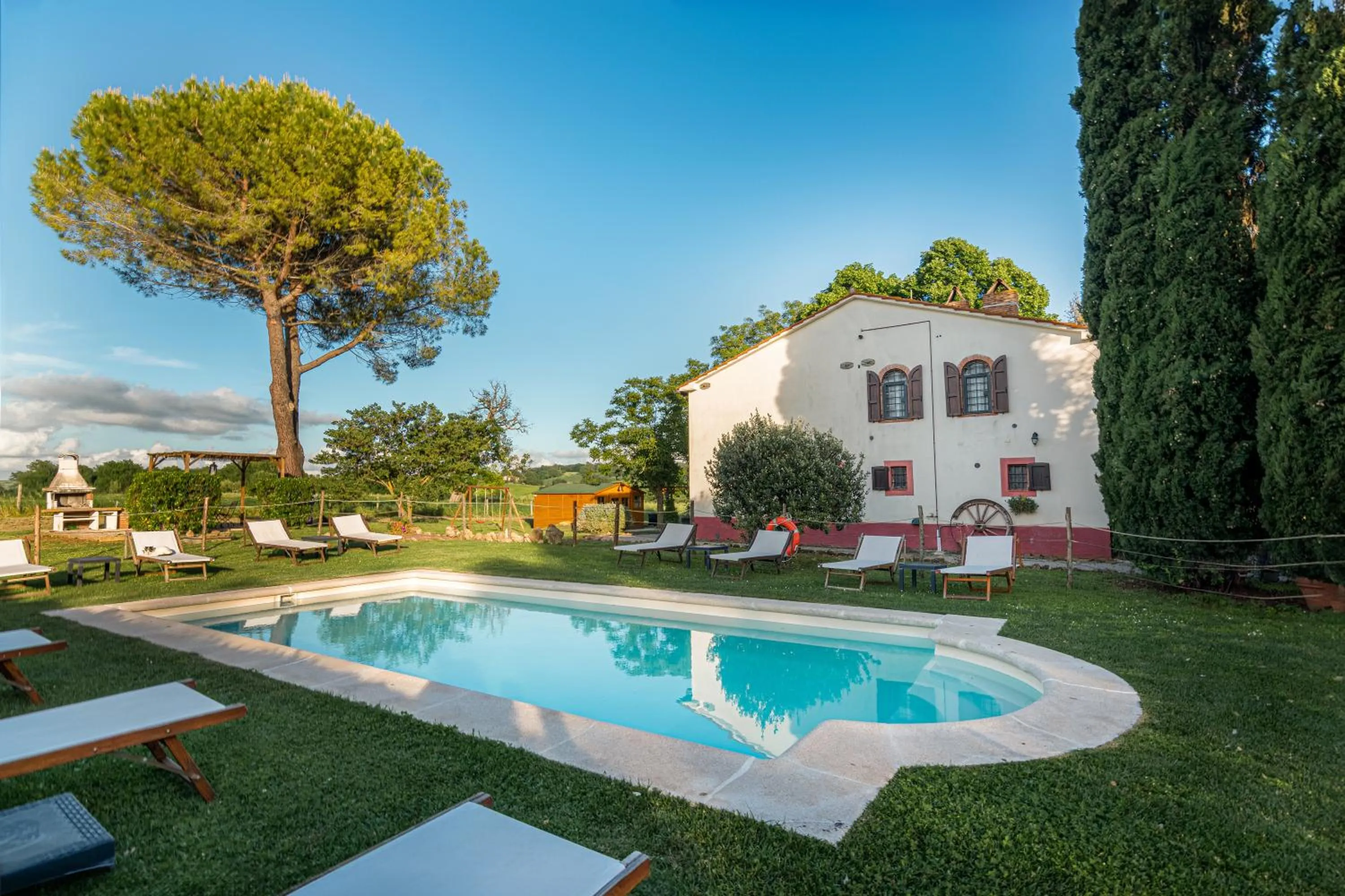 Swimming pool in B&B Borgo Vera