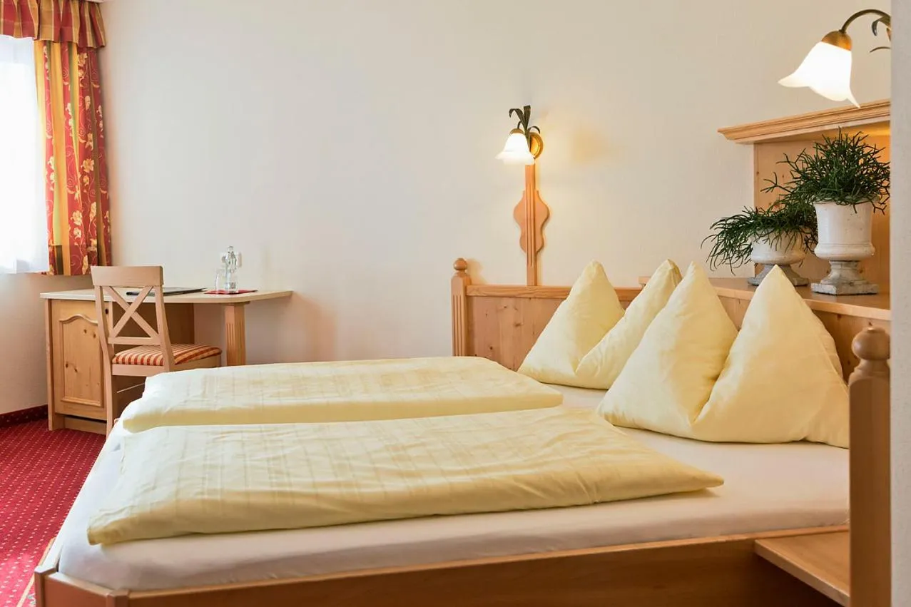 Bedroom, Bed in Landhotel Untermüllnergut