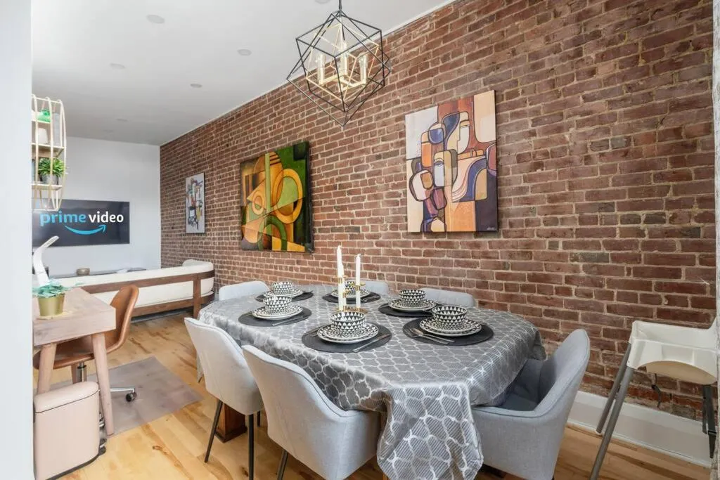 Living room in Downtown Luxe: Metro, King Bed, Parking, Sleeps 6