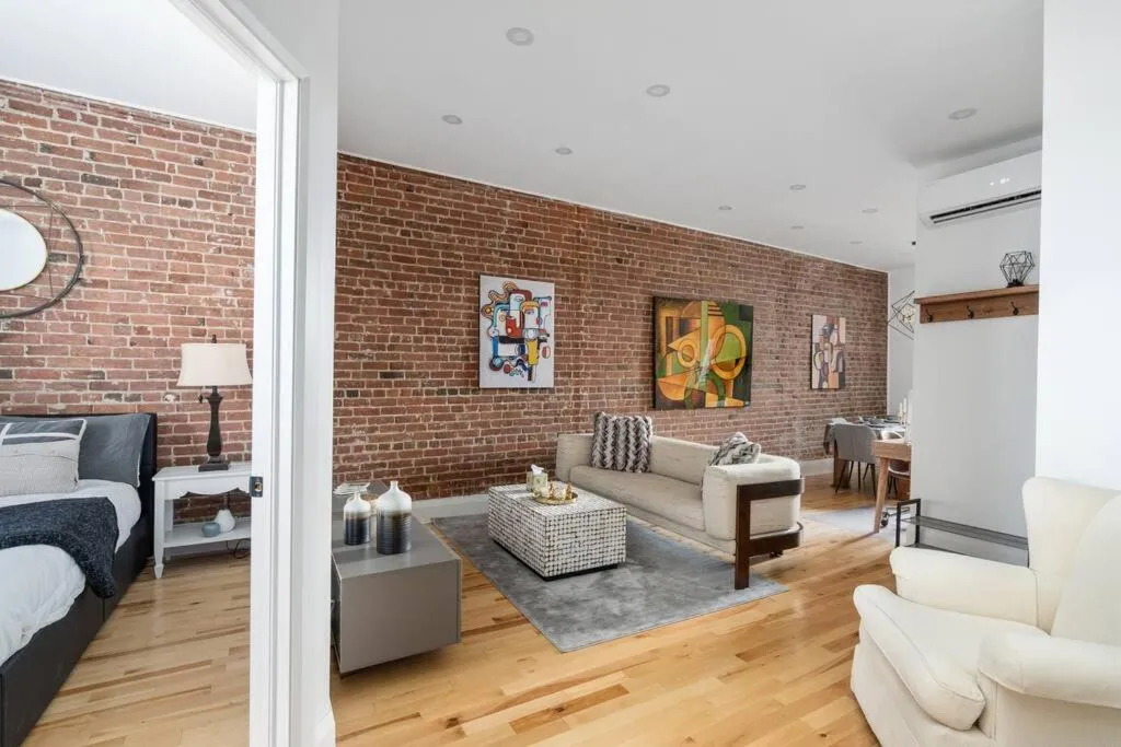Bed in Downtown Luxe: Metro, King Bed, Parking, Sleeps 6