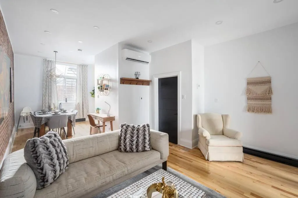 Living room in Downtown Luxe: Metro, King Bed, Parking, Sleeps 6