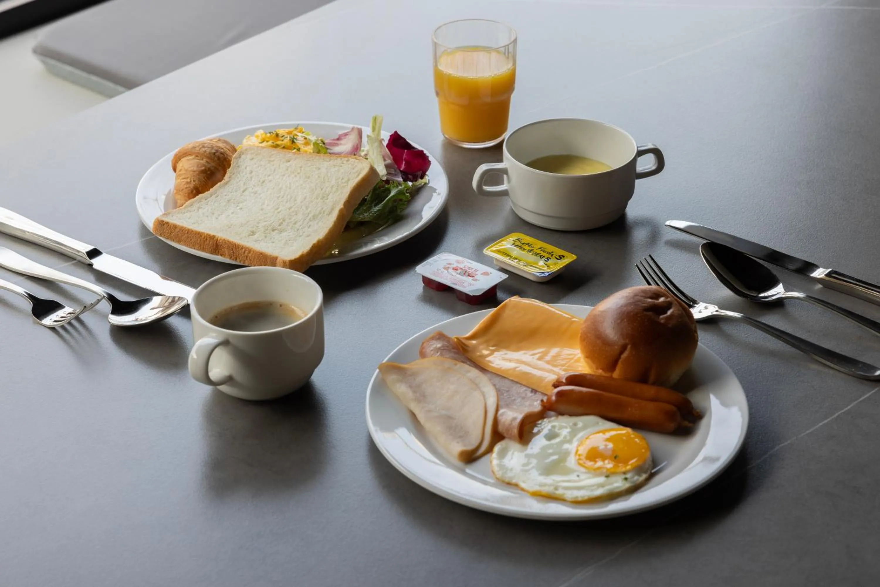 Breakfast in Nouvelle Hotel Seoul Itaewon by Aank