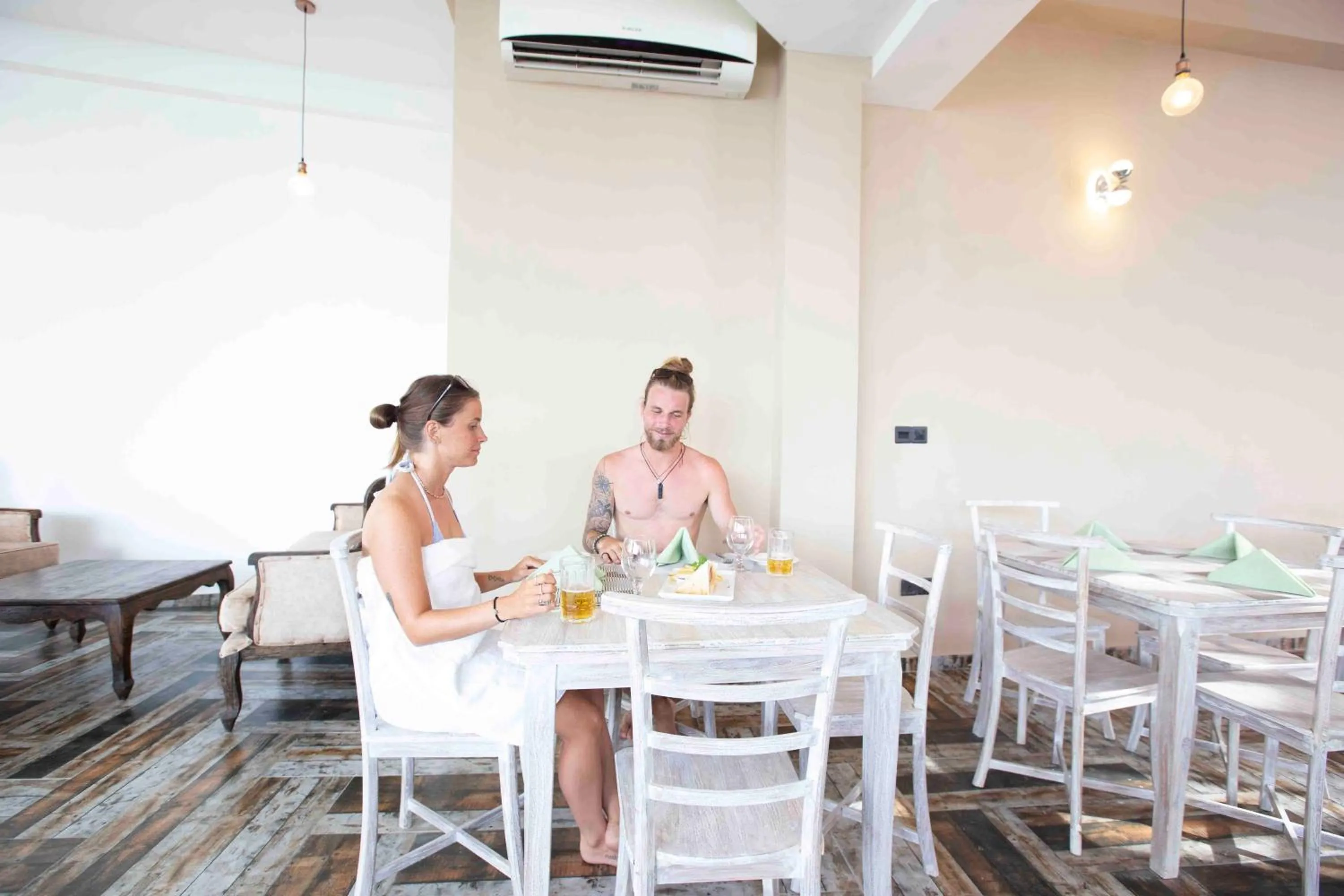 Restaurant/places to eat in Emerald Bay Resort Mirissa