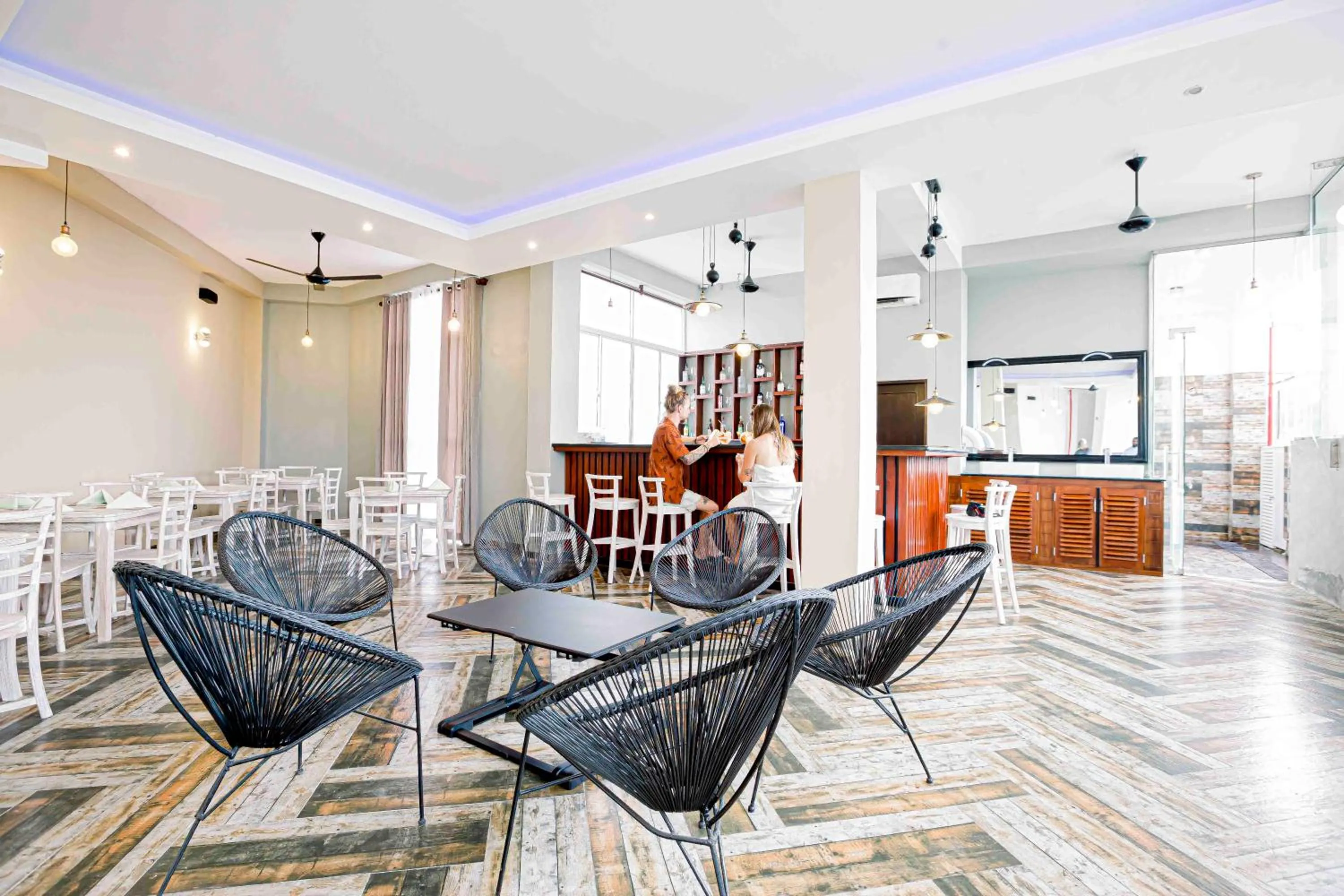 Restaurant/places to eat in Emerald Bay Resort Mirissa