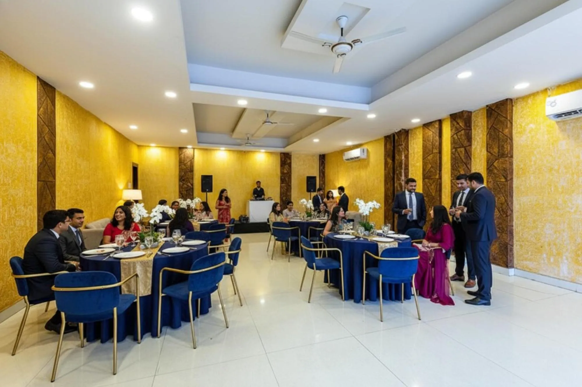 Restaurant/places to eat in FabHotel Ocean Pearl