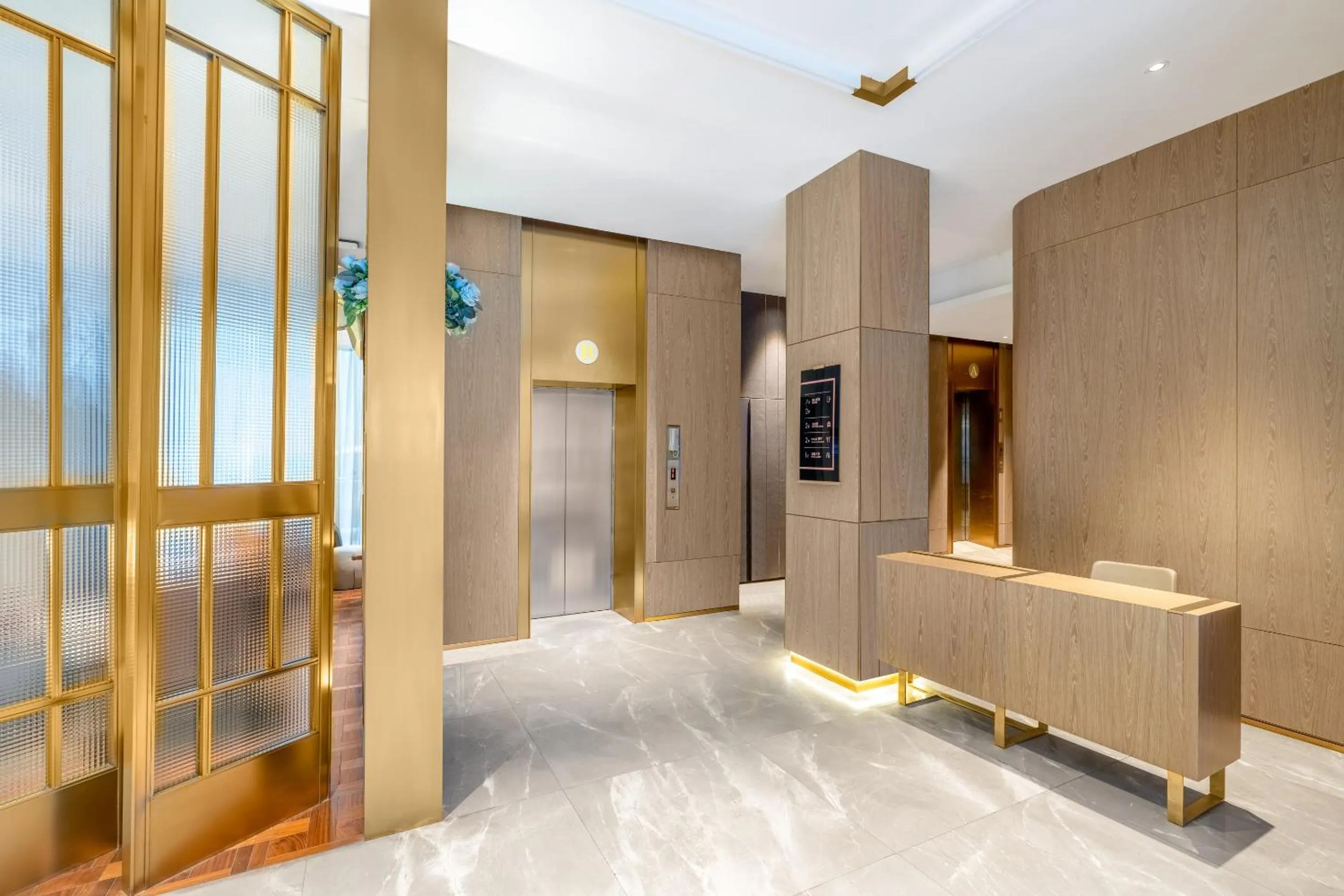 Property building in Beijing Road Four-Diamond Hotel-1 km From The Metro-宜尚plus酒店