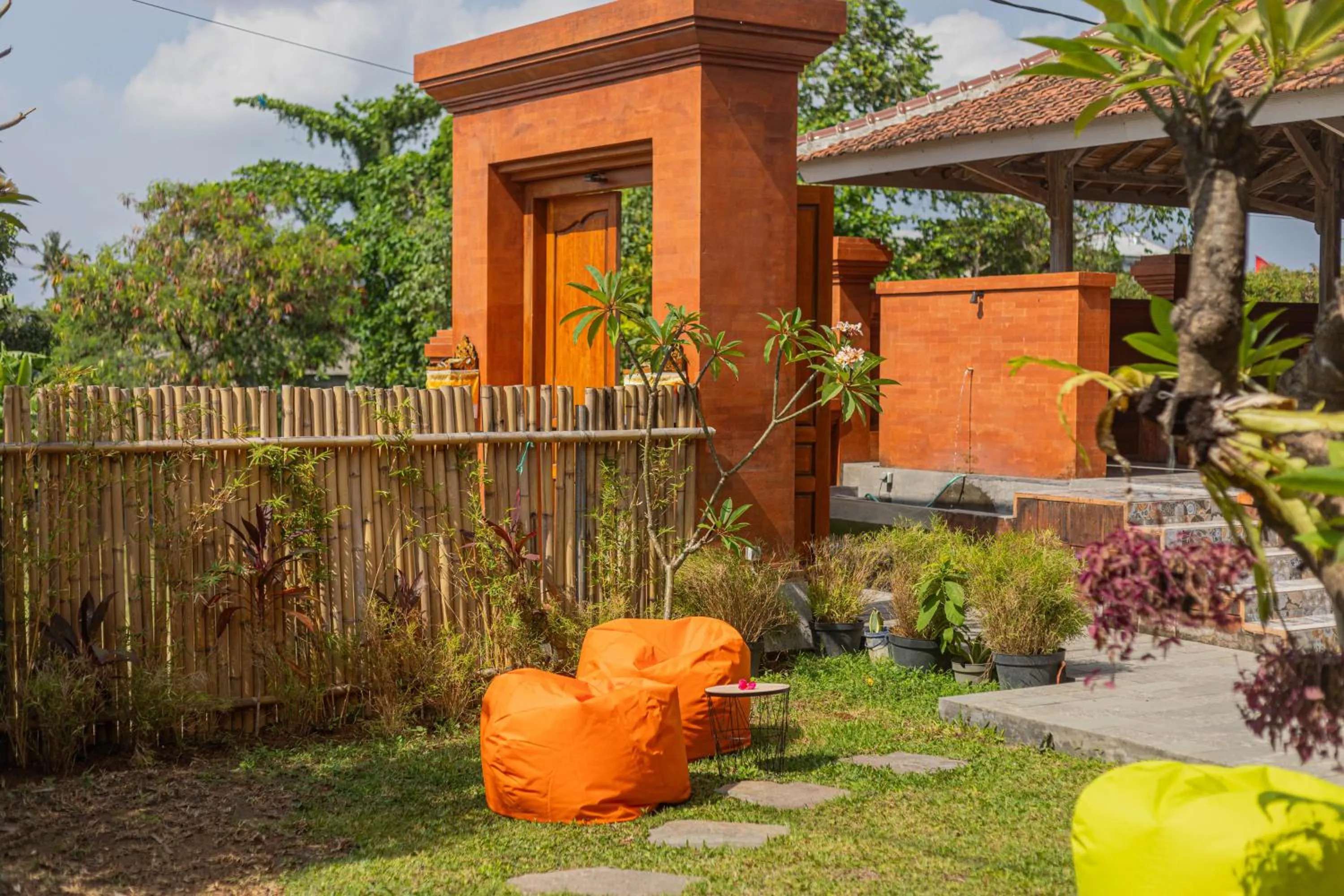 Lobby or reception in Candra Loka Studio & Apartment by The Loka