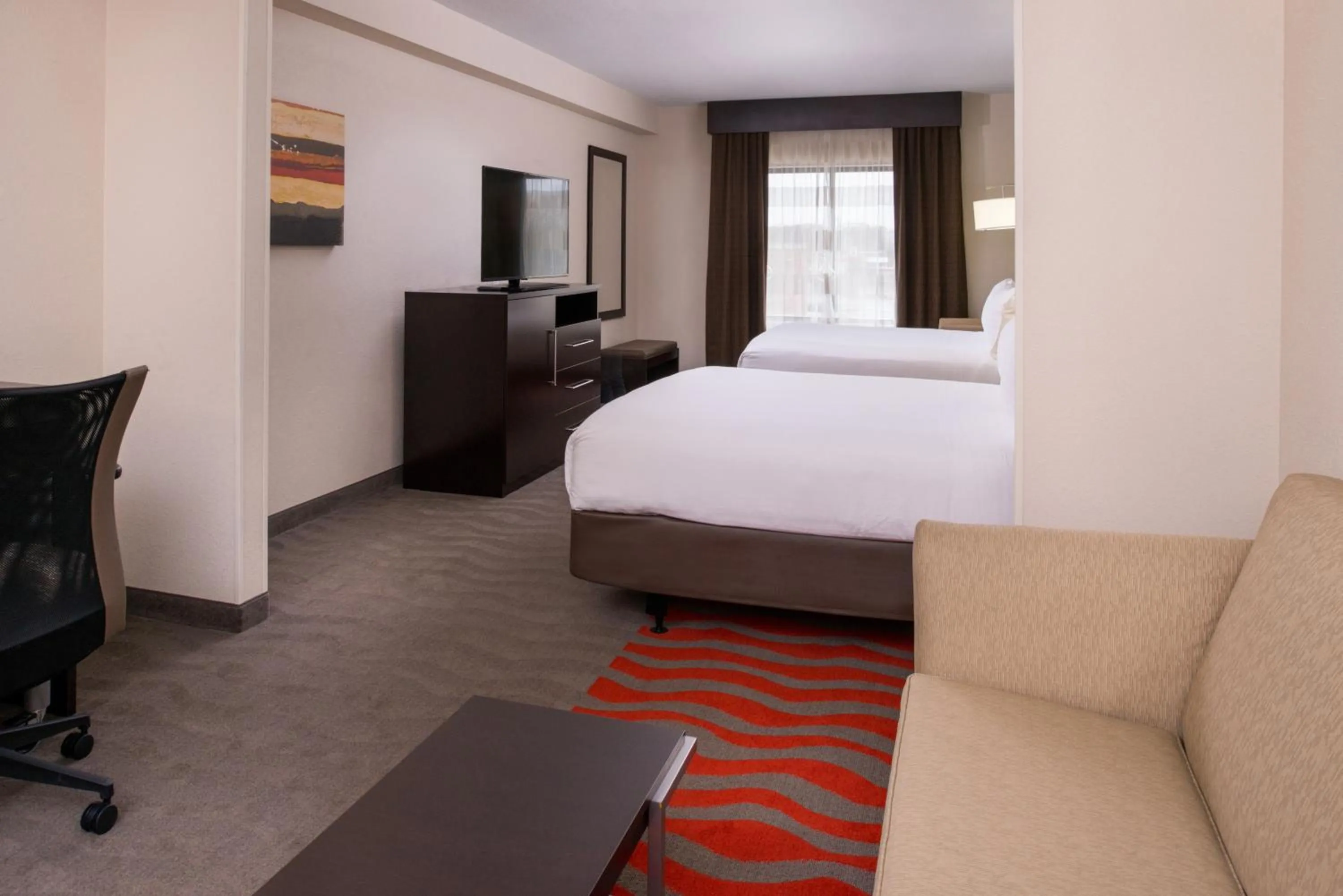 Photo of the whole room, Bed in Holiday Inn Express & Suites Monroe by IHG