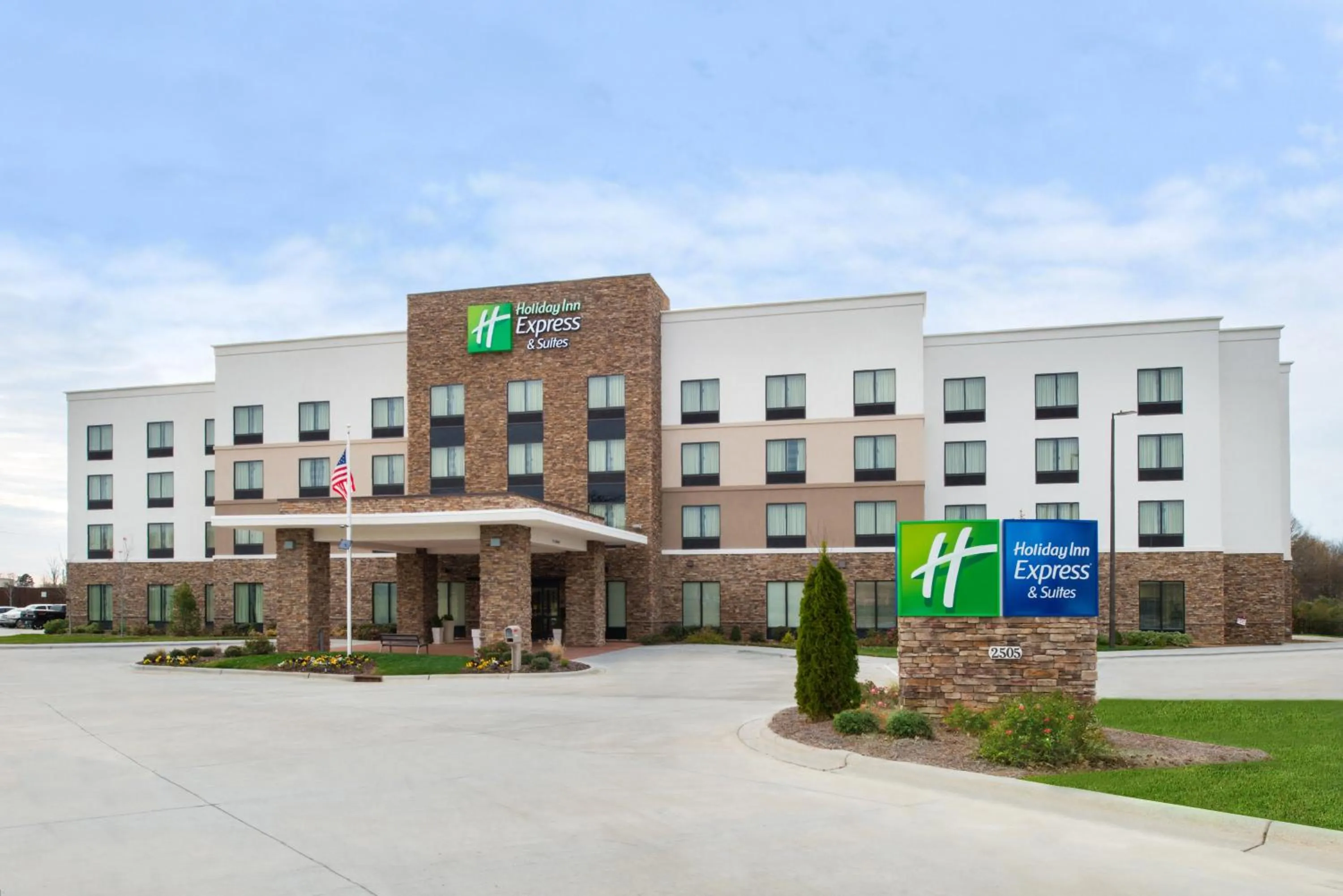Property building in Holiday Inn Express & Suites Monroe by IHG