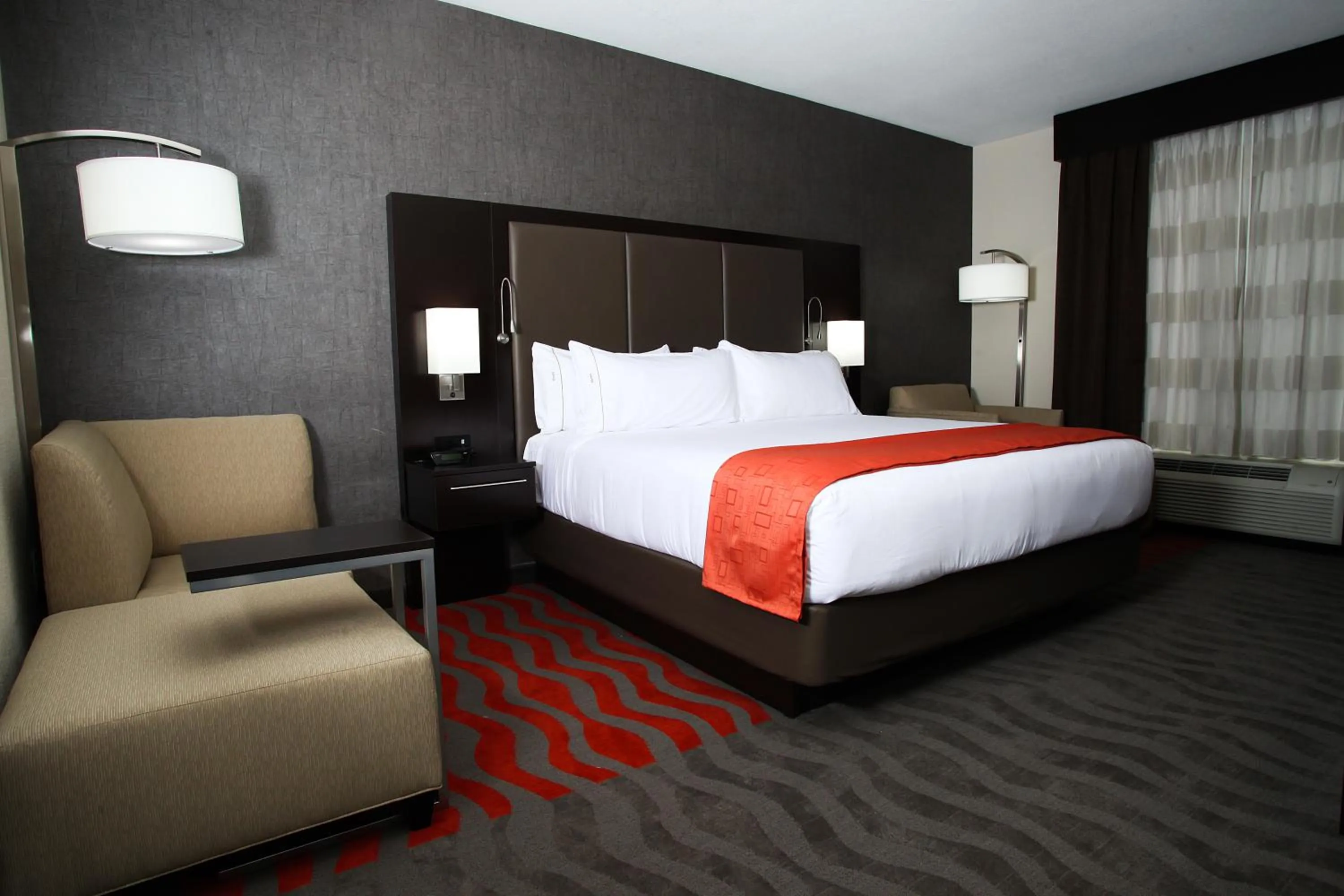 Bed in Holiday Inn Express & Suites Monroe by IHG