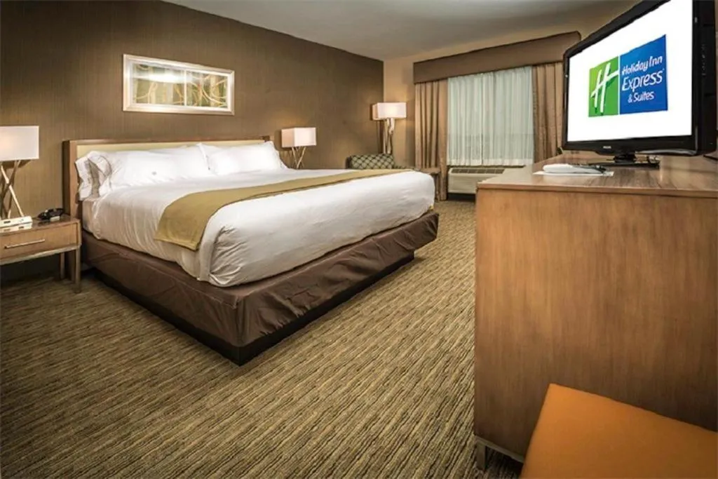 Bed in Holiday Inn Express & Suites Salt Lake City South-Murray by IHG