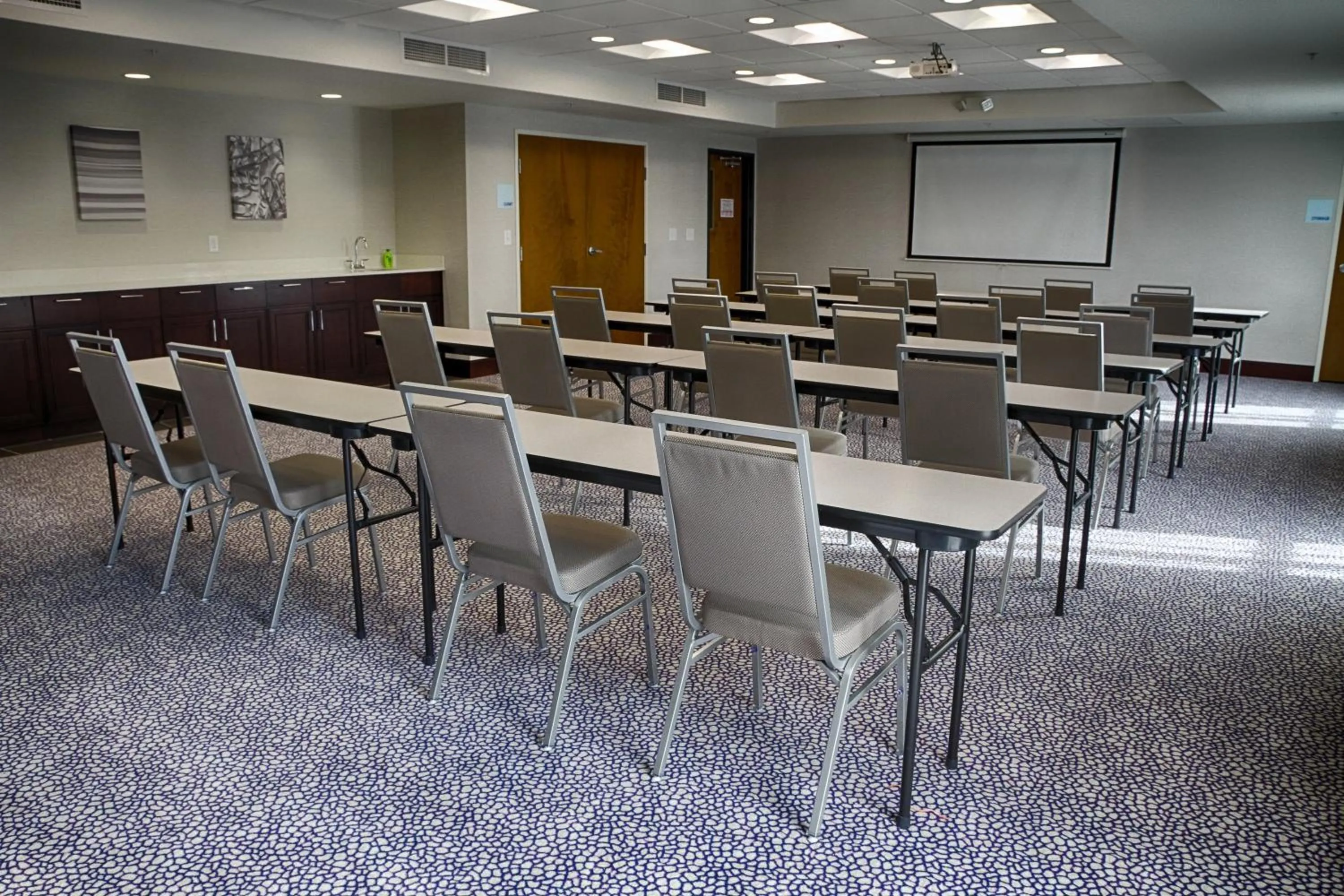 Meeting/conference room in Holiday Inn Express Sidney by IHG