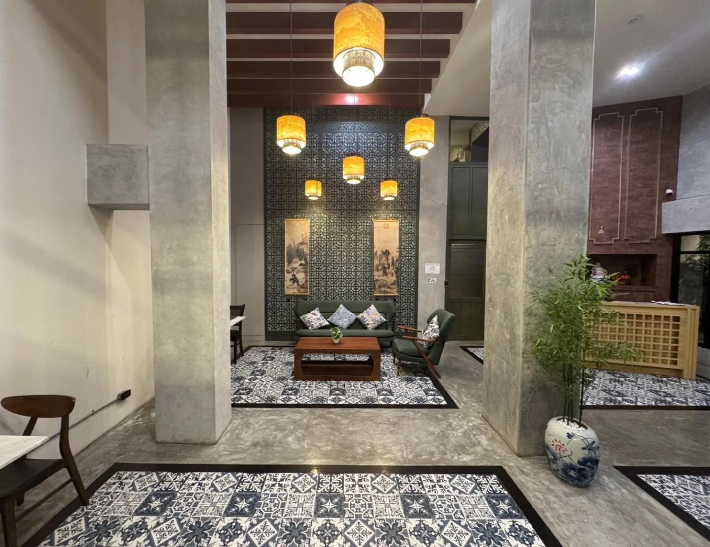 Seating area in N5 Ratchawong Hostel