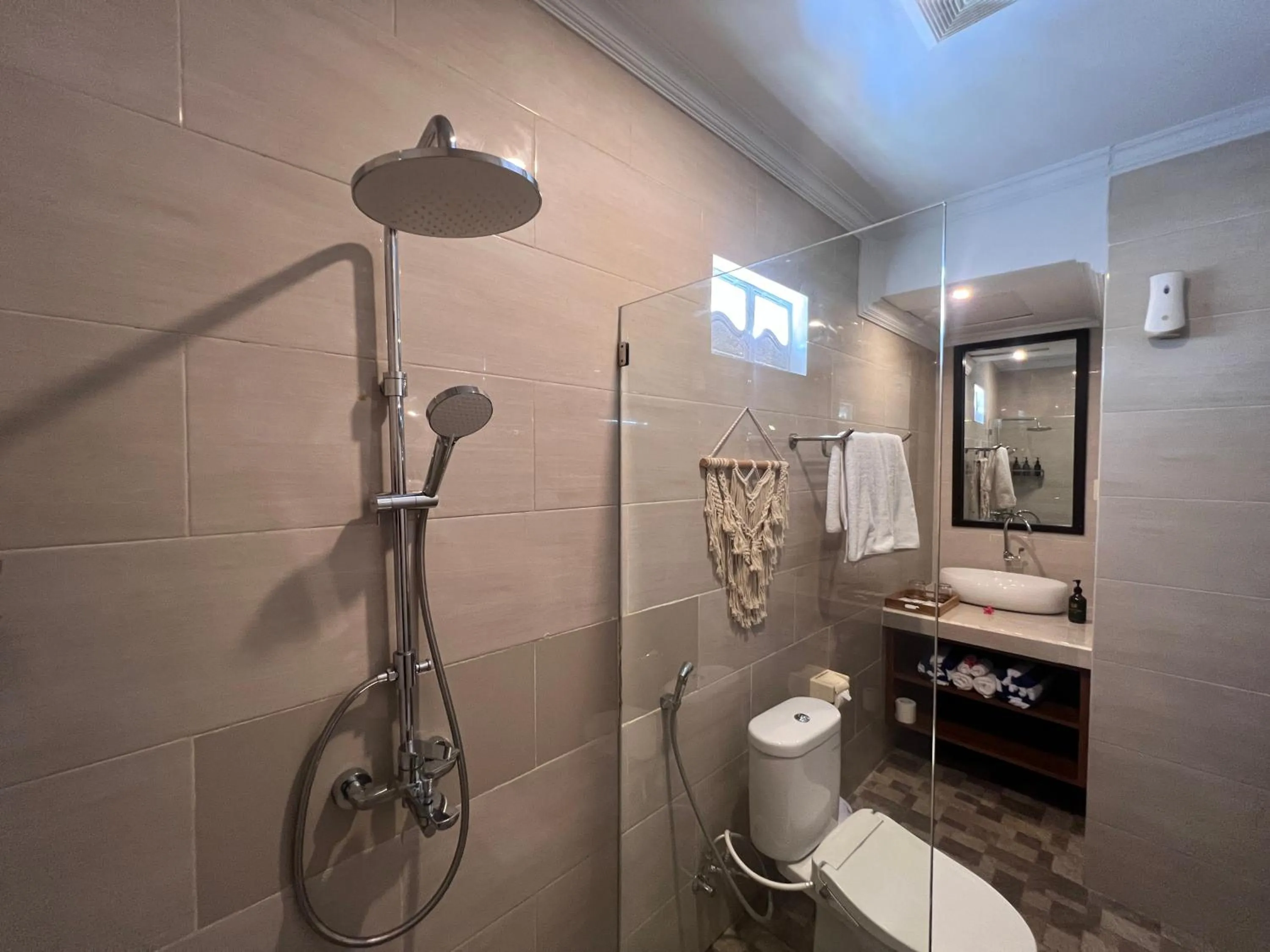 Shower in Grand Yuna Hotel Nusa Penida