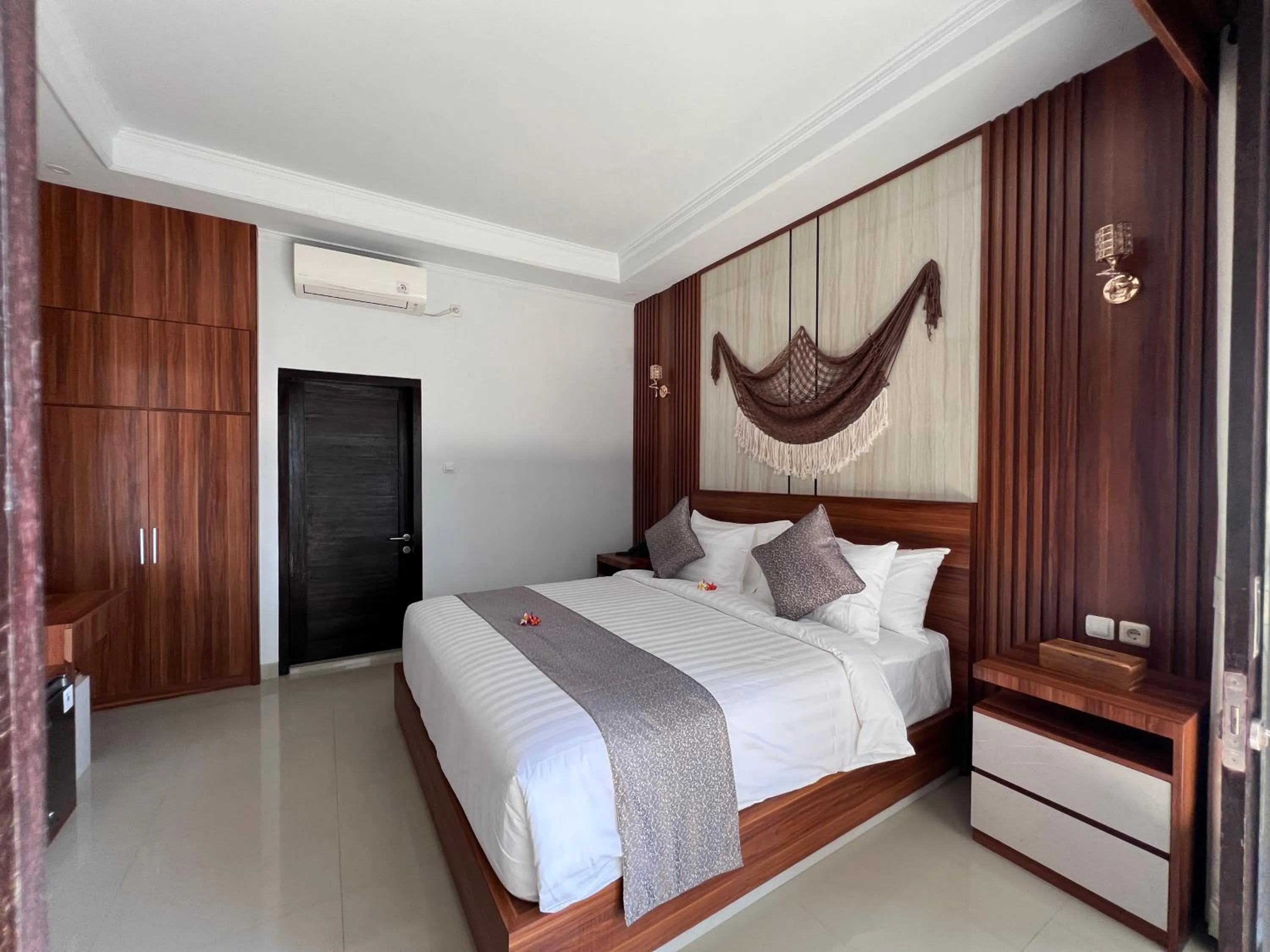 Bedroom, Bed in Grand Yuna Hotel Nusa Penida
