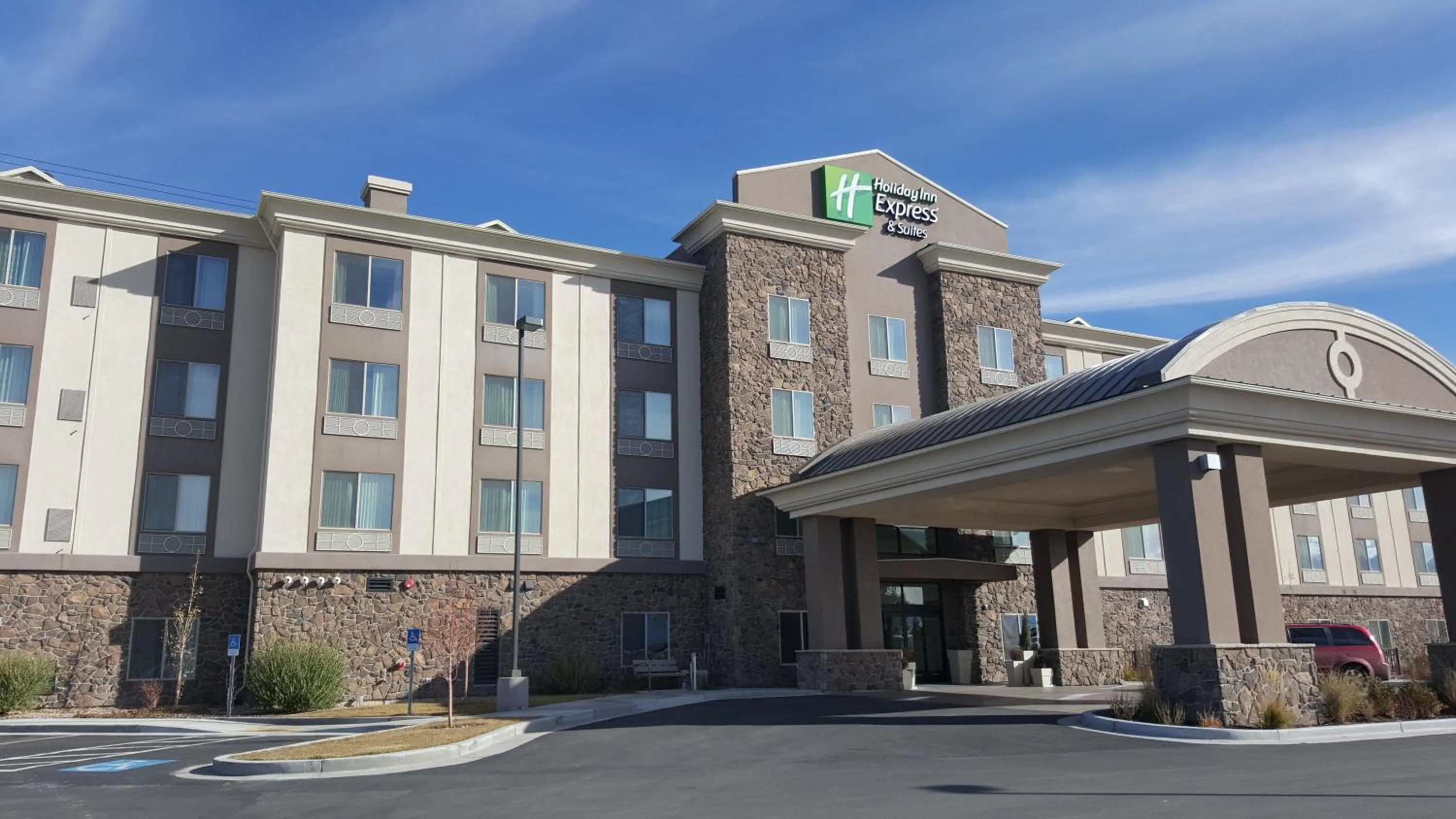Property building in Holiday Inn Express & Suites Springville-South Provo Area by IHG
