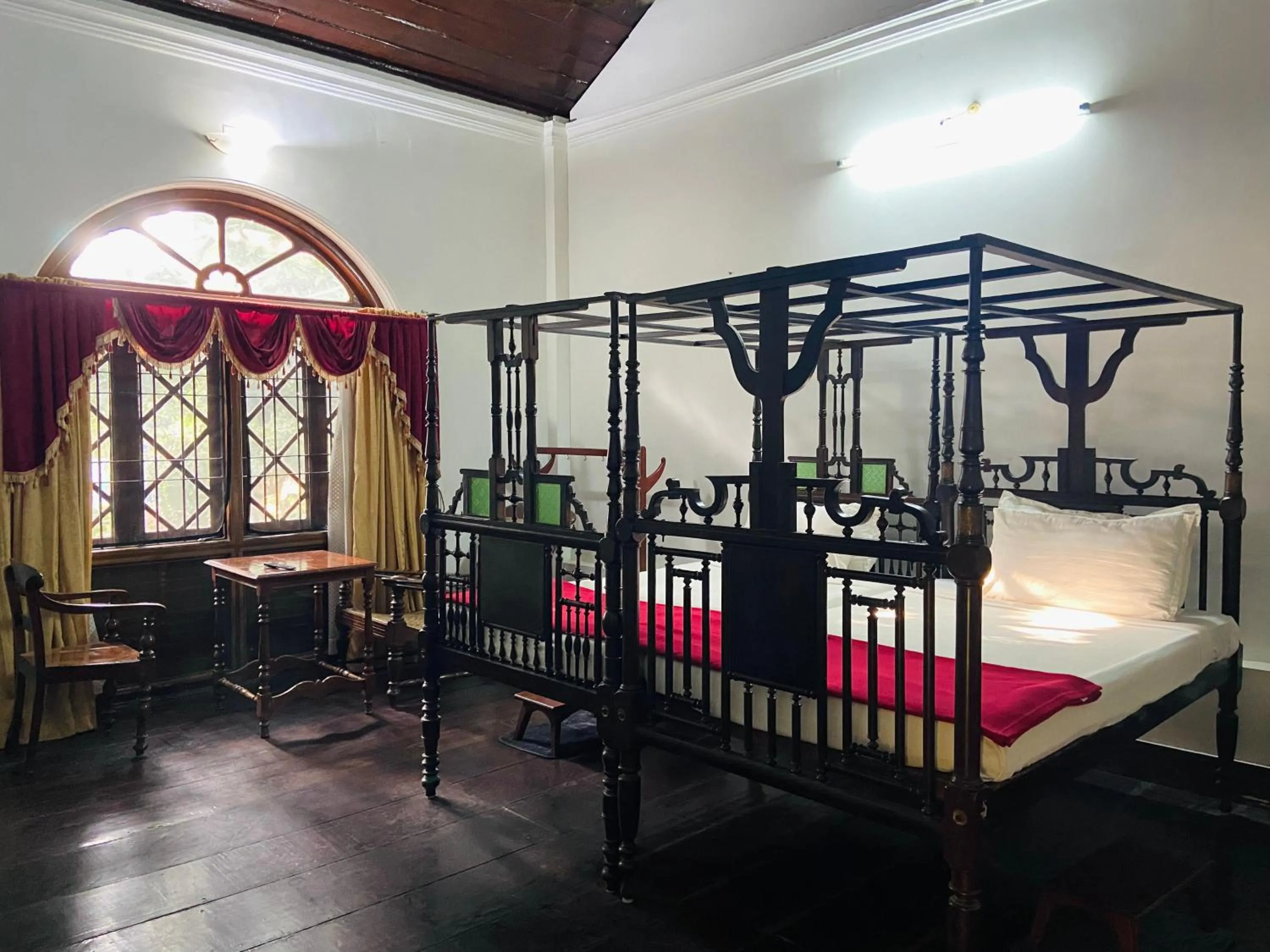 Bed in Ballard Bungallow