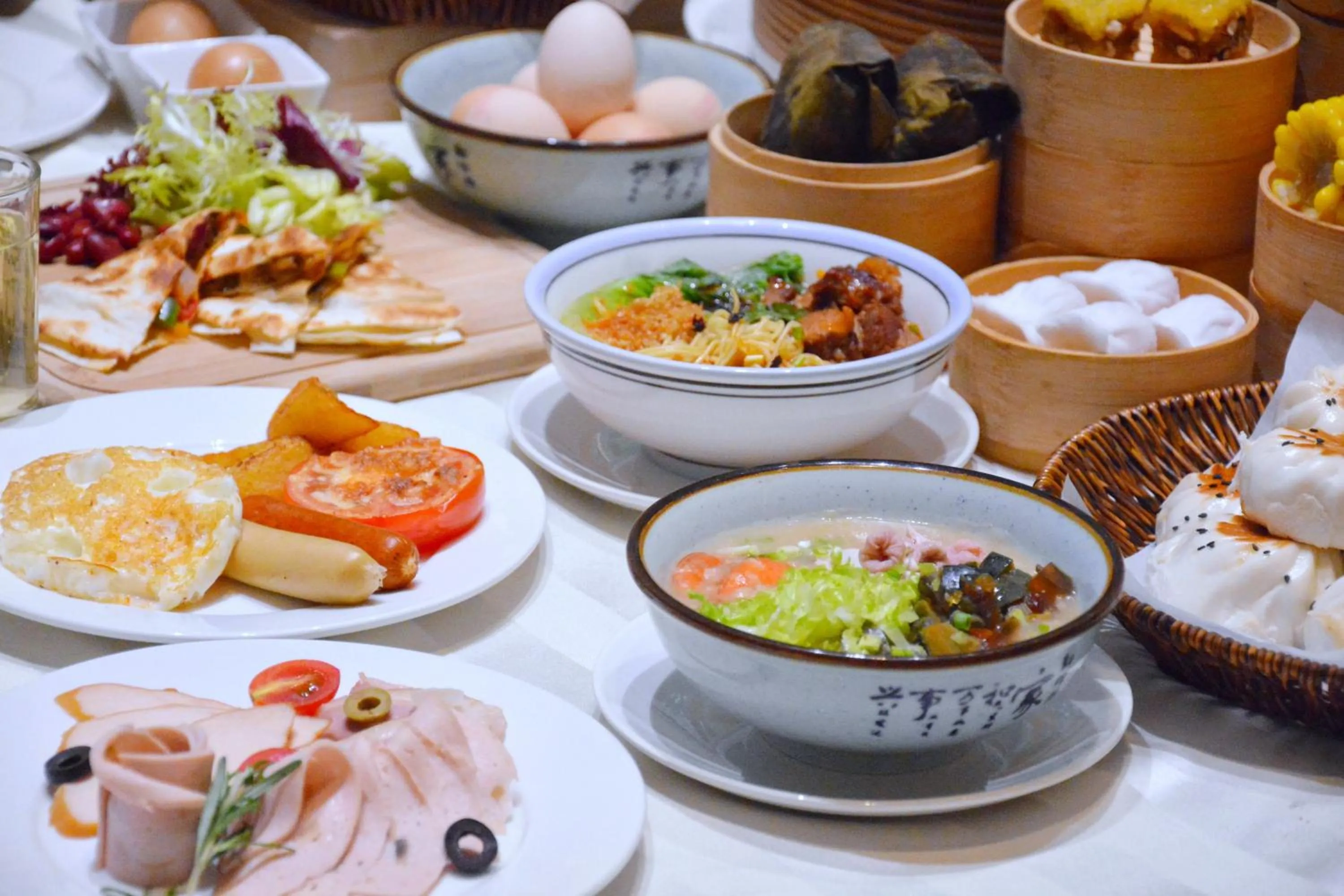 Breakfast in Junluxe Hotel Guangzhou Science City-Free Shuttle Bus Service to Guangzhou Canton Fair