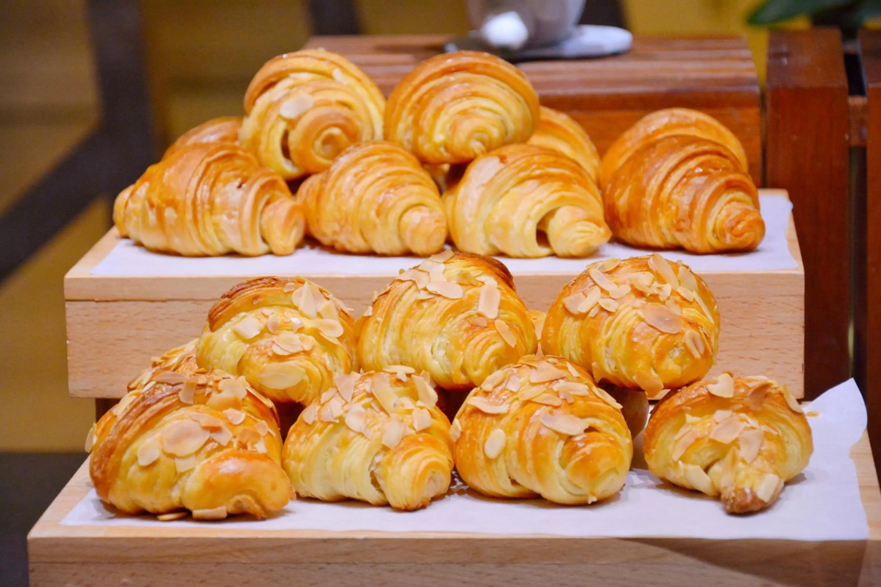 Breakfast in Junluxe Hotel Guangzhou Science City-Free Shuttle Bus Service to Guangzhou Canton Fair