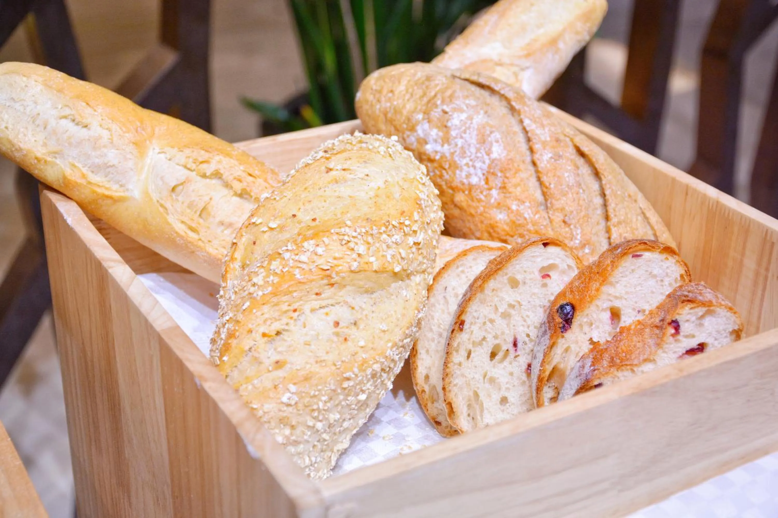 Breakfast in Junluxe Hotel Guangzhou Science City-Free Shuttle Bus Service to Guangzhou Canton Fair