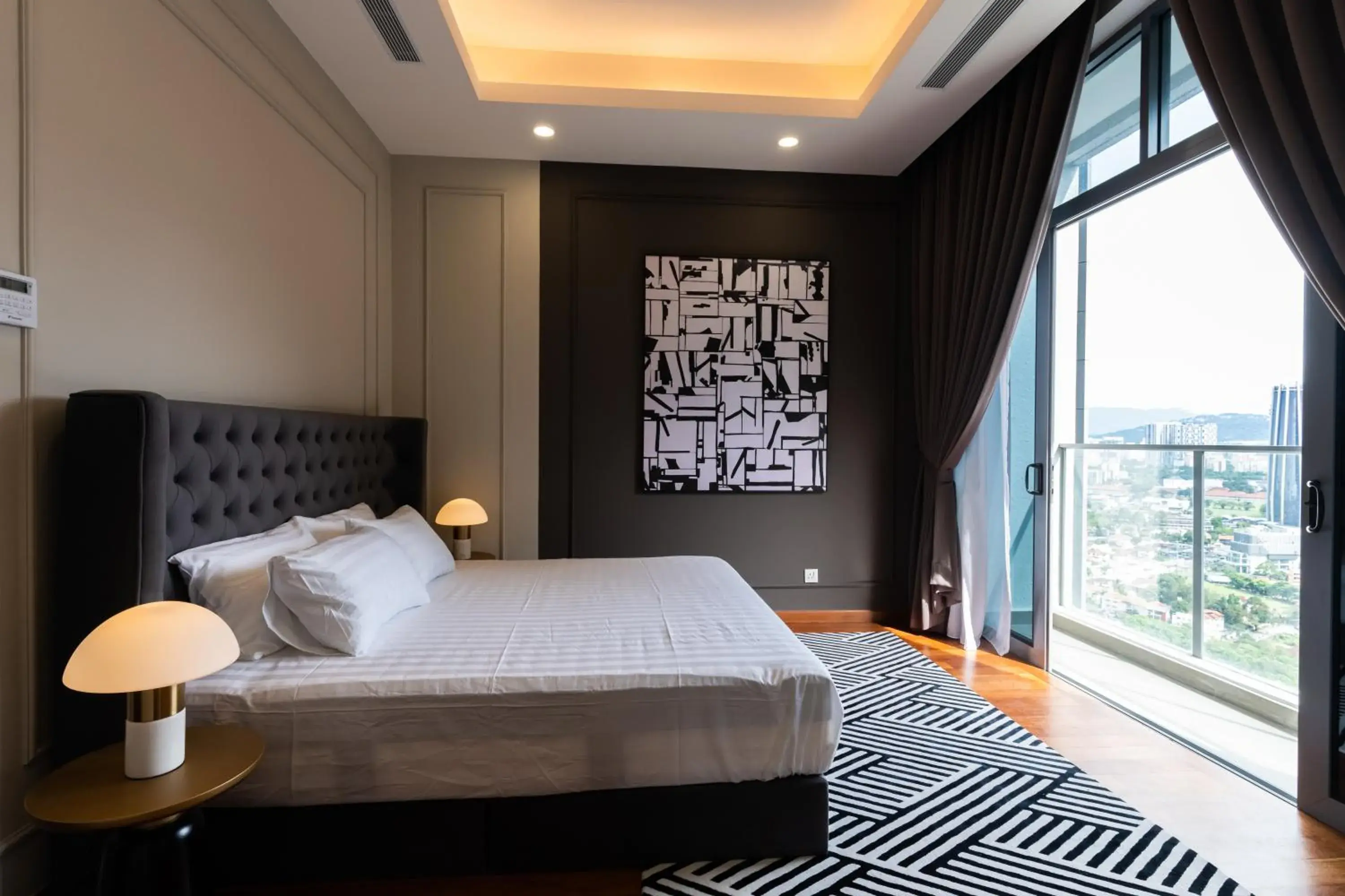 1 + 1 Premium Bedroom Suite with Bathtub in Royce KLCC Kuala Lumpur City Centre by Dormeo Destinations 1 + 1 Premium Bedroom Suite with Bathtub in Royce KLCC Kuala Lumpur City Centre by Dormeo Destinations