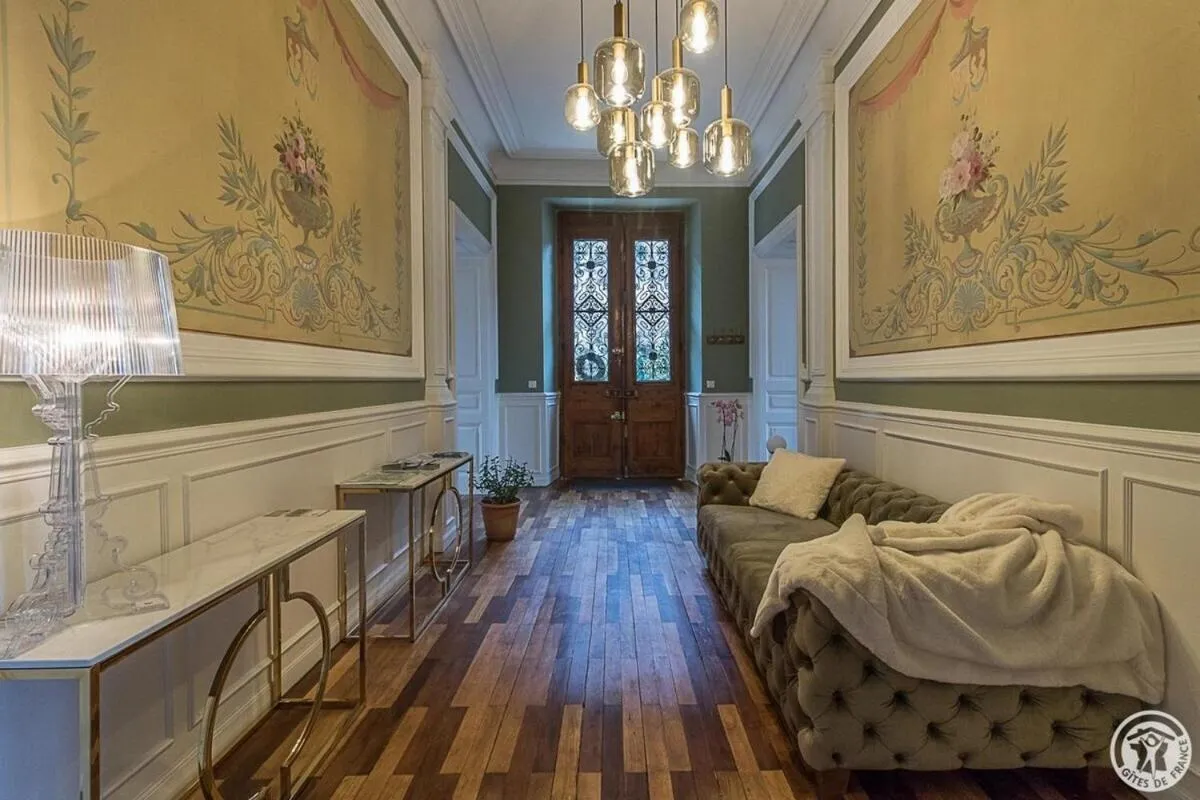 Lobby or reception, Bed in Villa du Lys