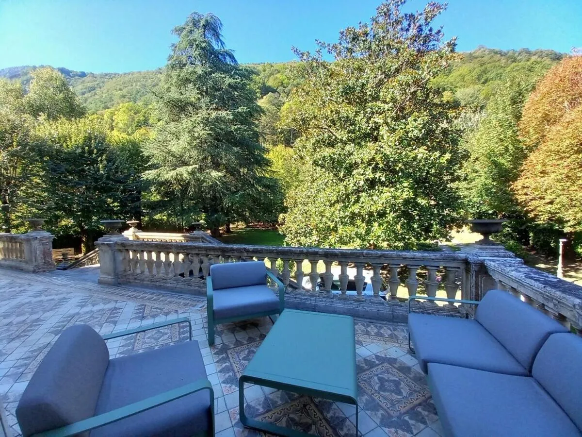 Property building in Villa du Lys