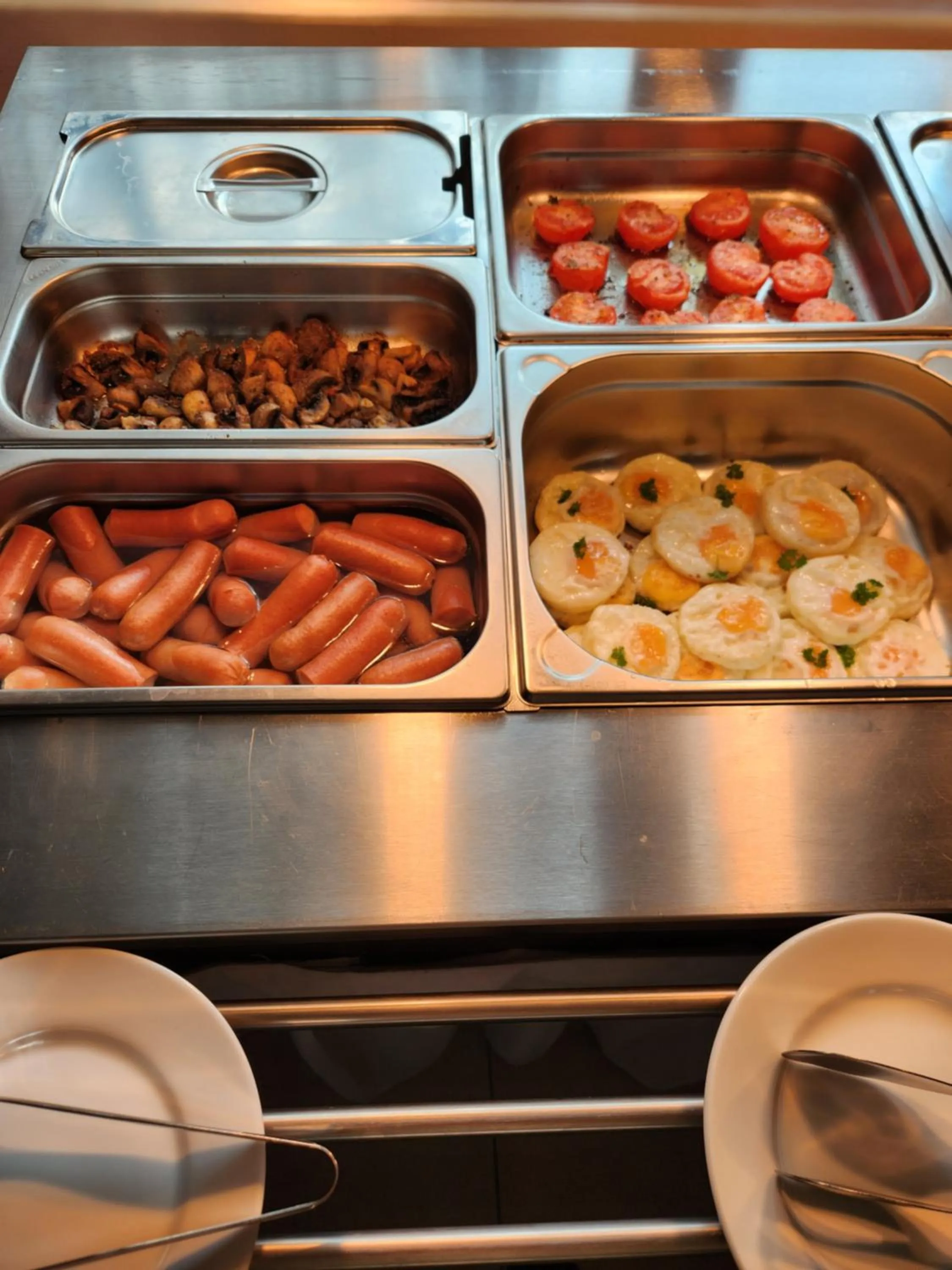 Buffet breakfast in Hotel Autis