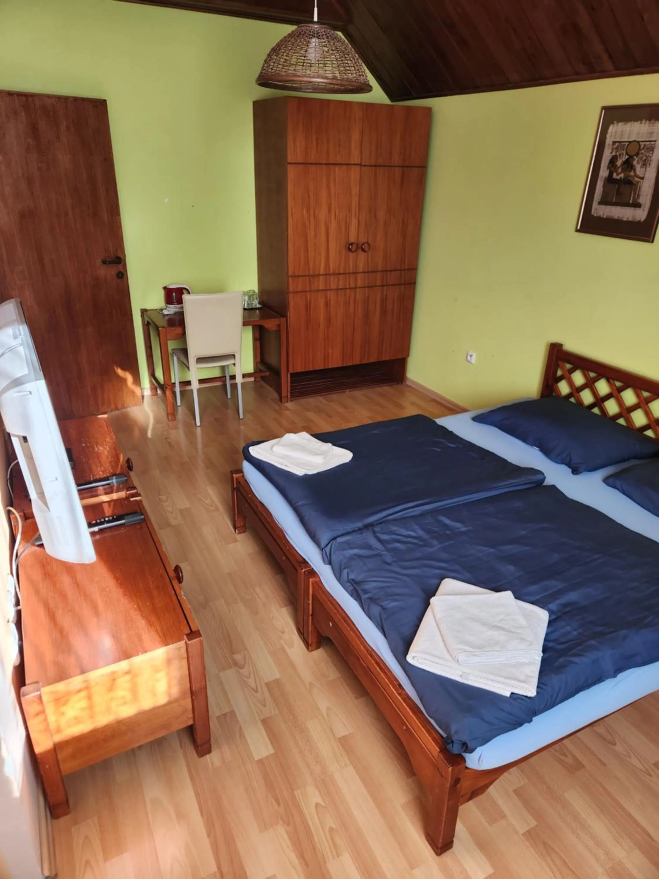 Photo of the whole room, Bed in Hotel Autis