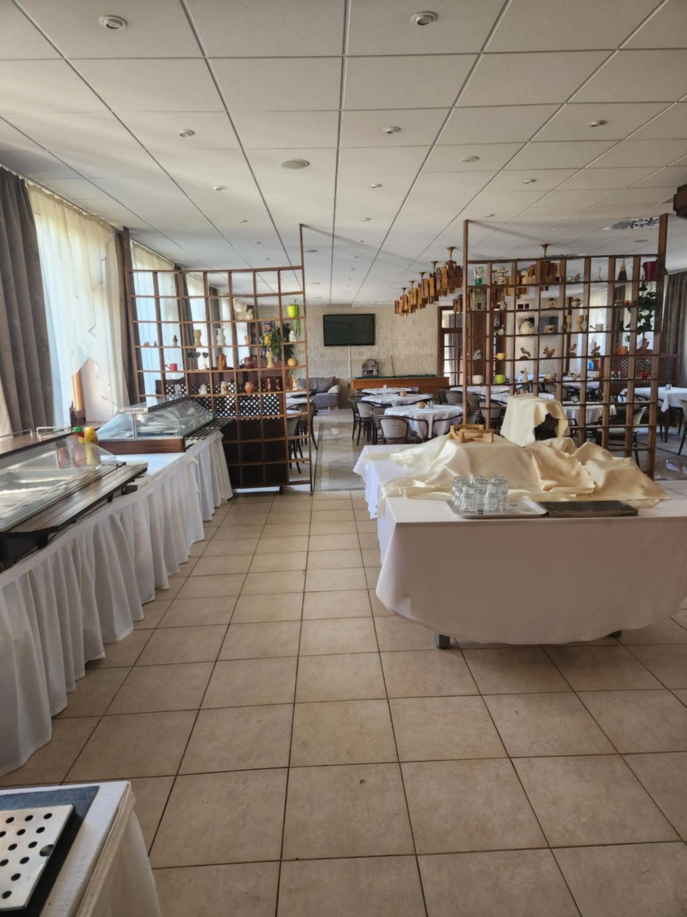 Buffet breakfast in Hotel Autis