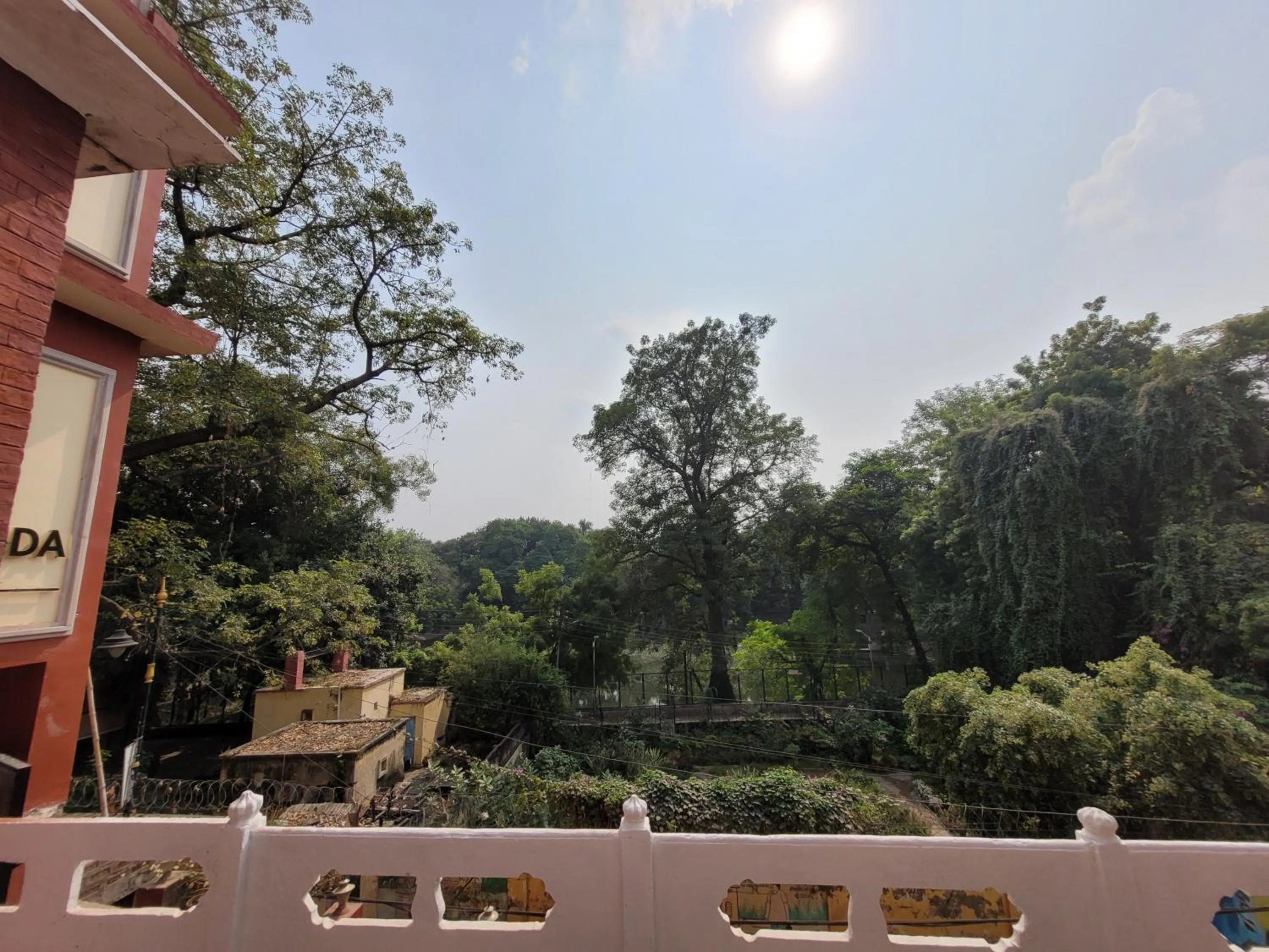 Restaurant/places to eat in Hotel Ananda Kashi