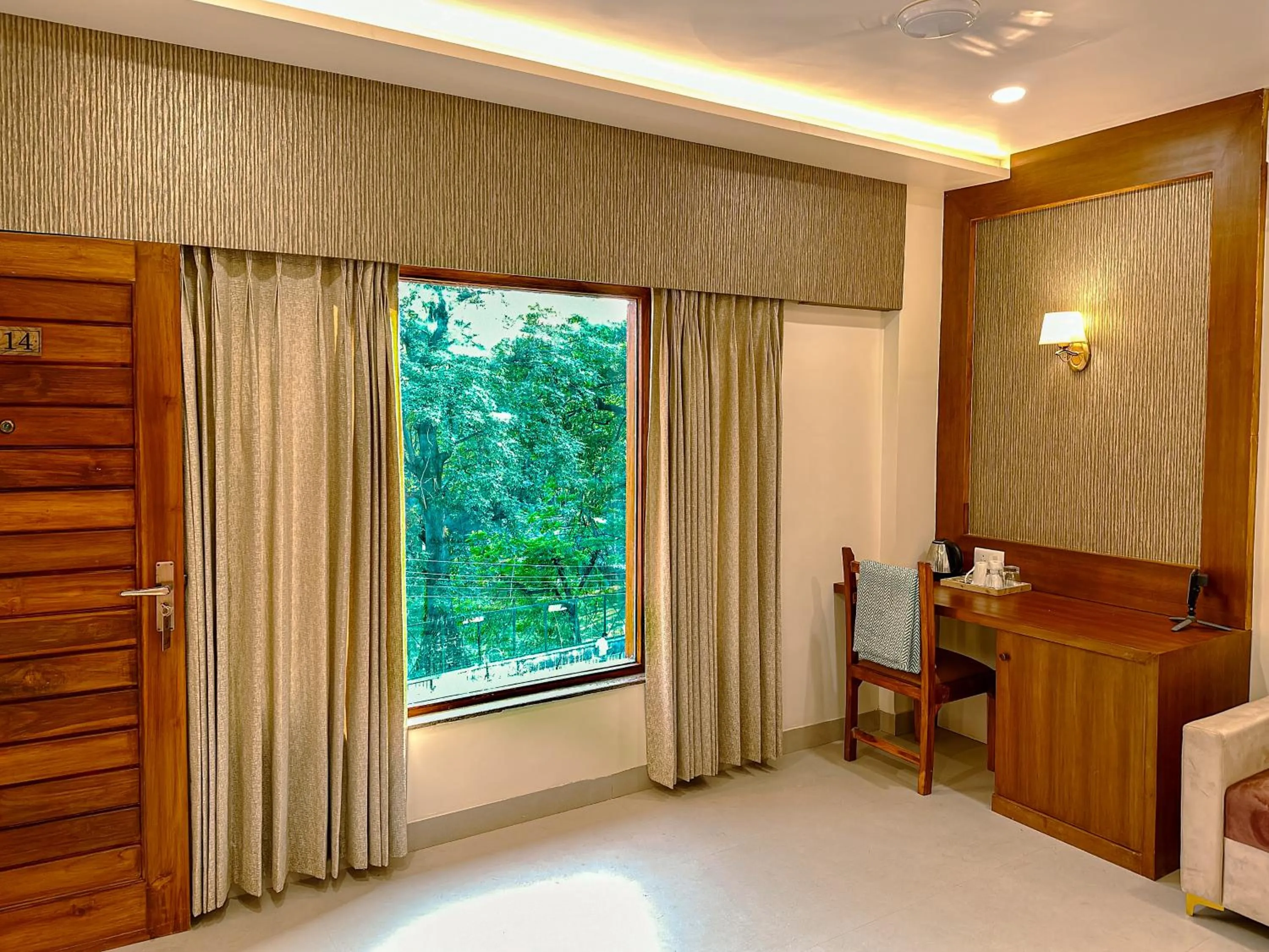View (from property/room), Bed in Hotel Ananda Kashi