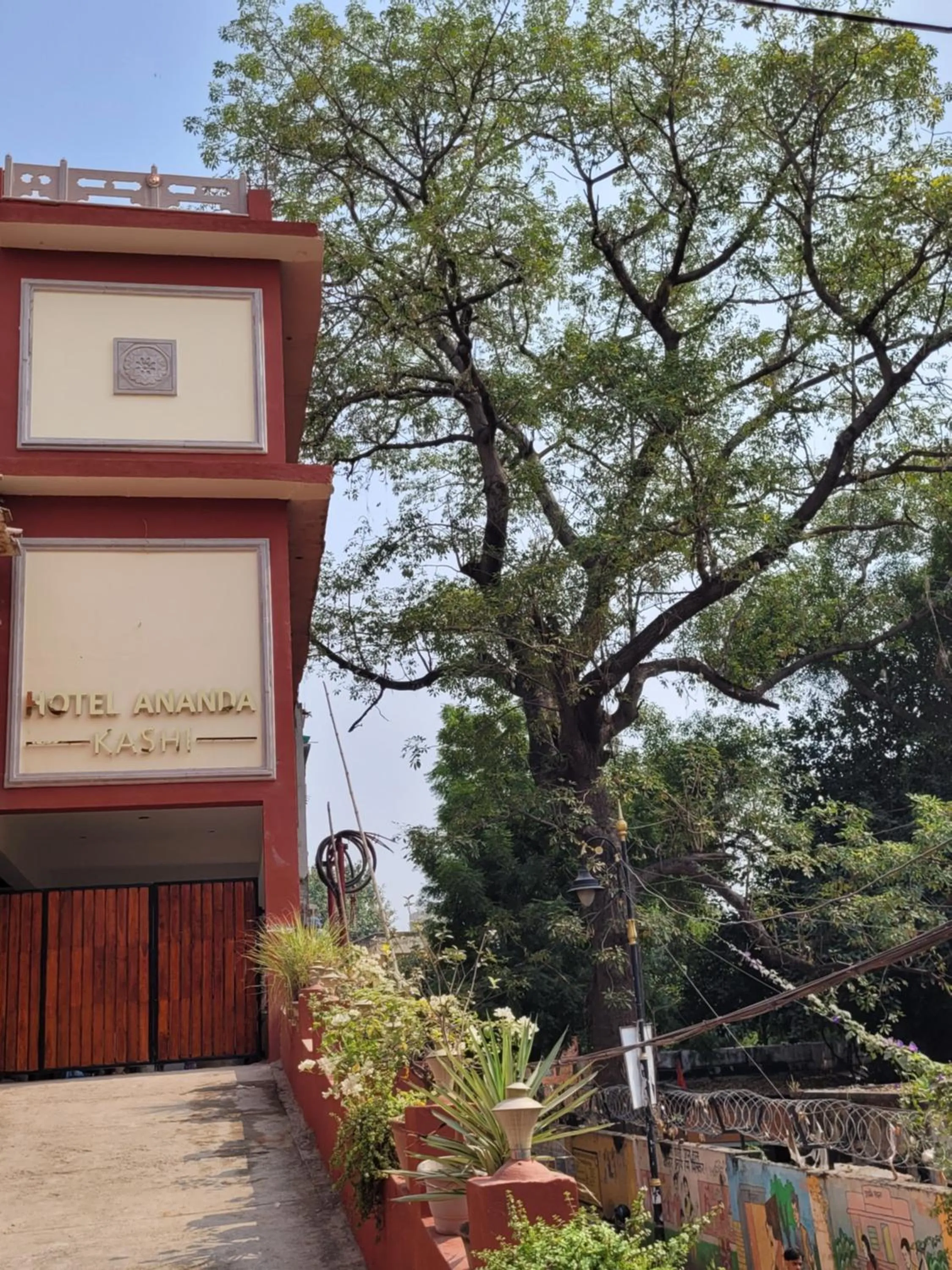 Property building in Hotel Ananda Kashi