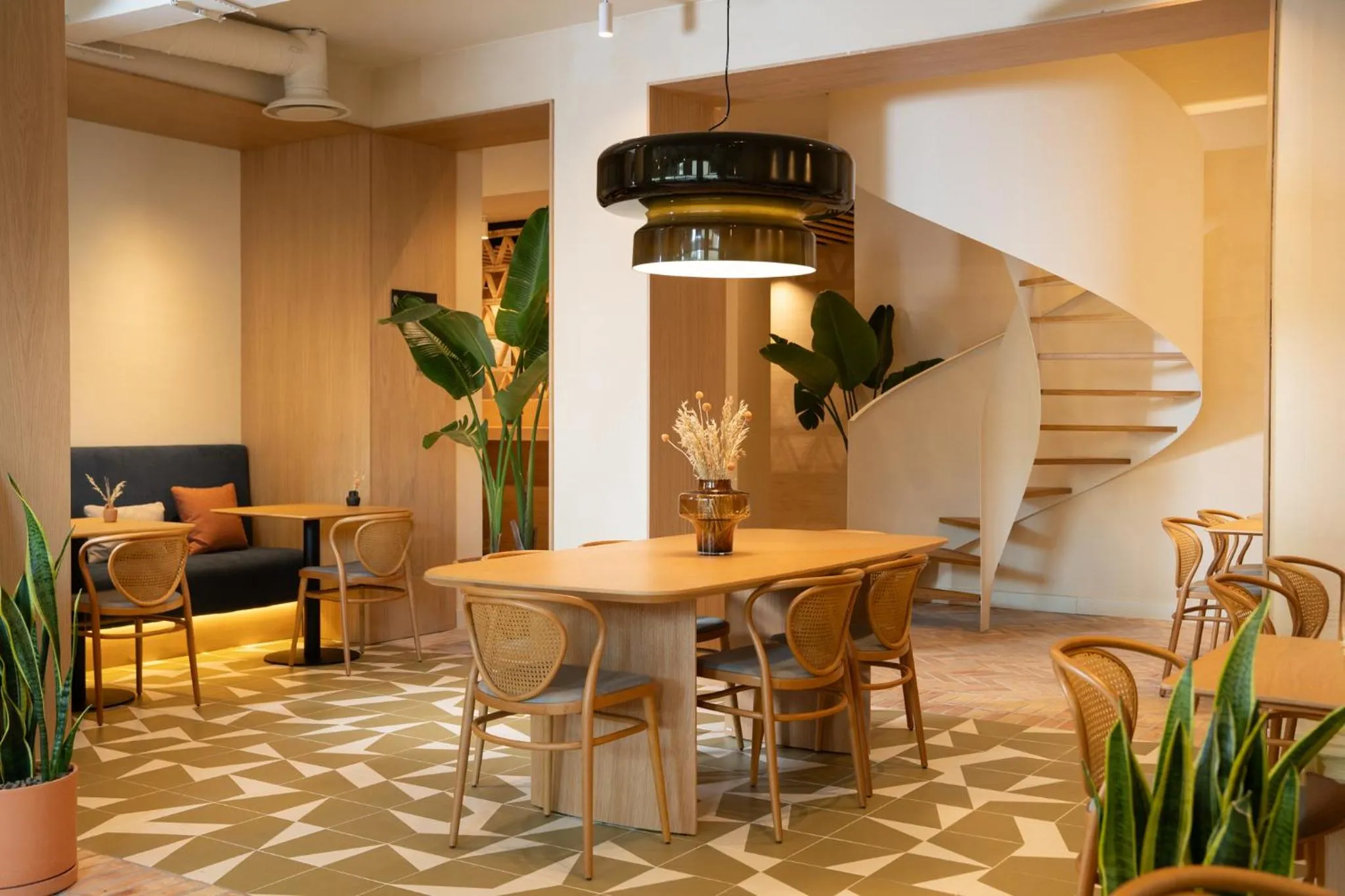 Restaurant/places to eat in Ocean Drive Sevilla