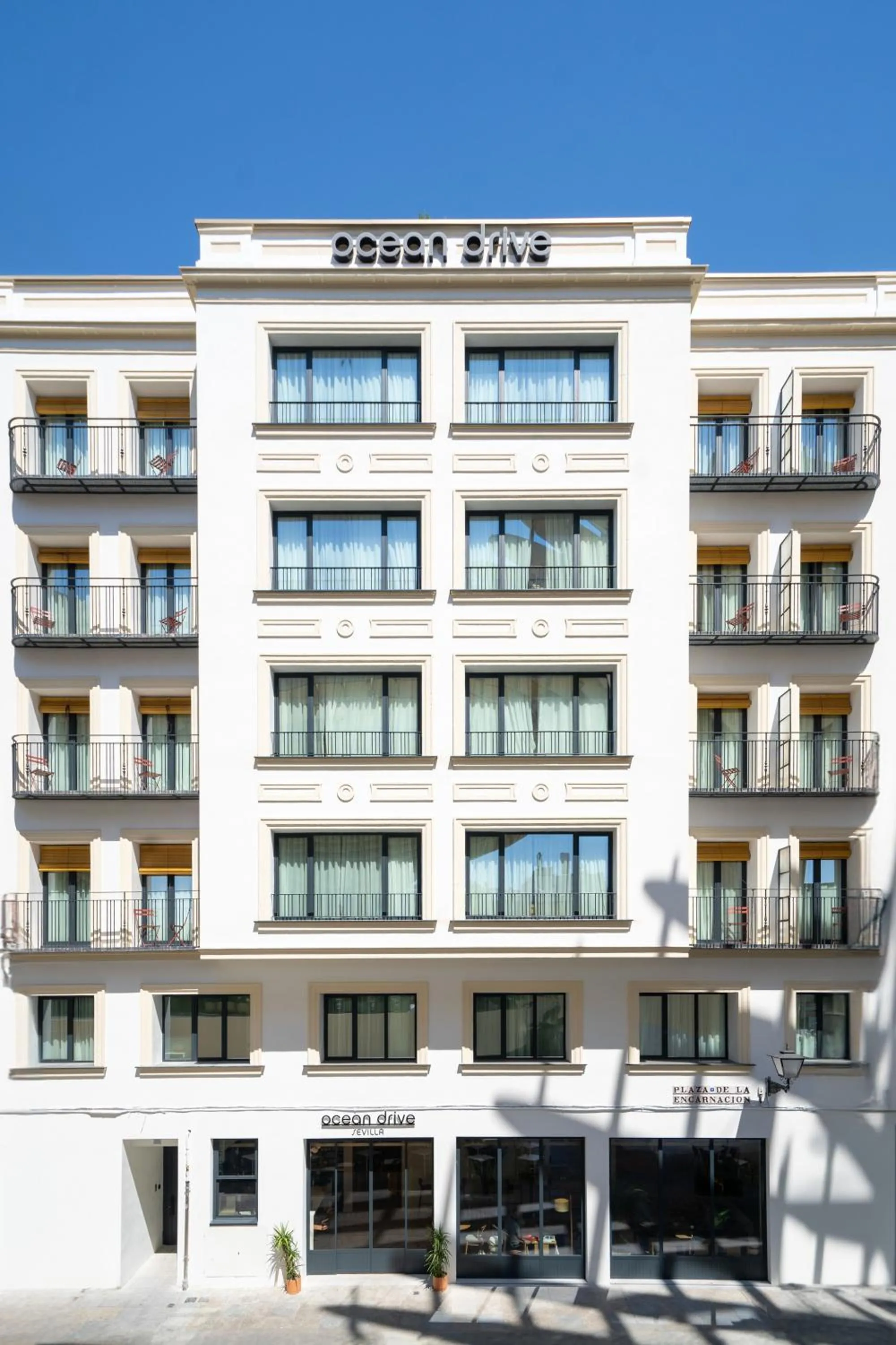 Facade/entrance in Ocean Drive Sevilla