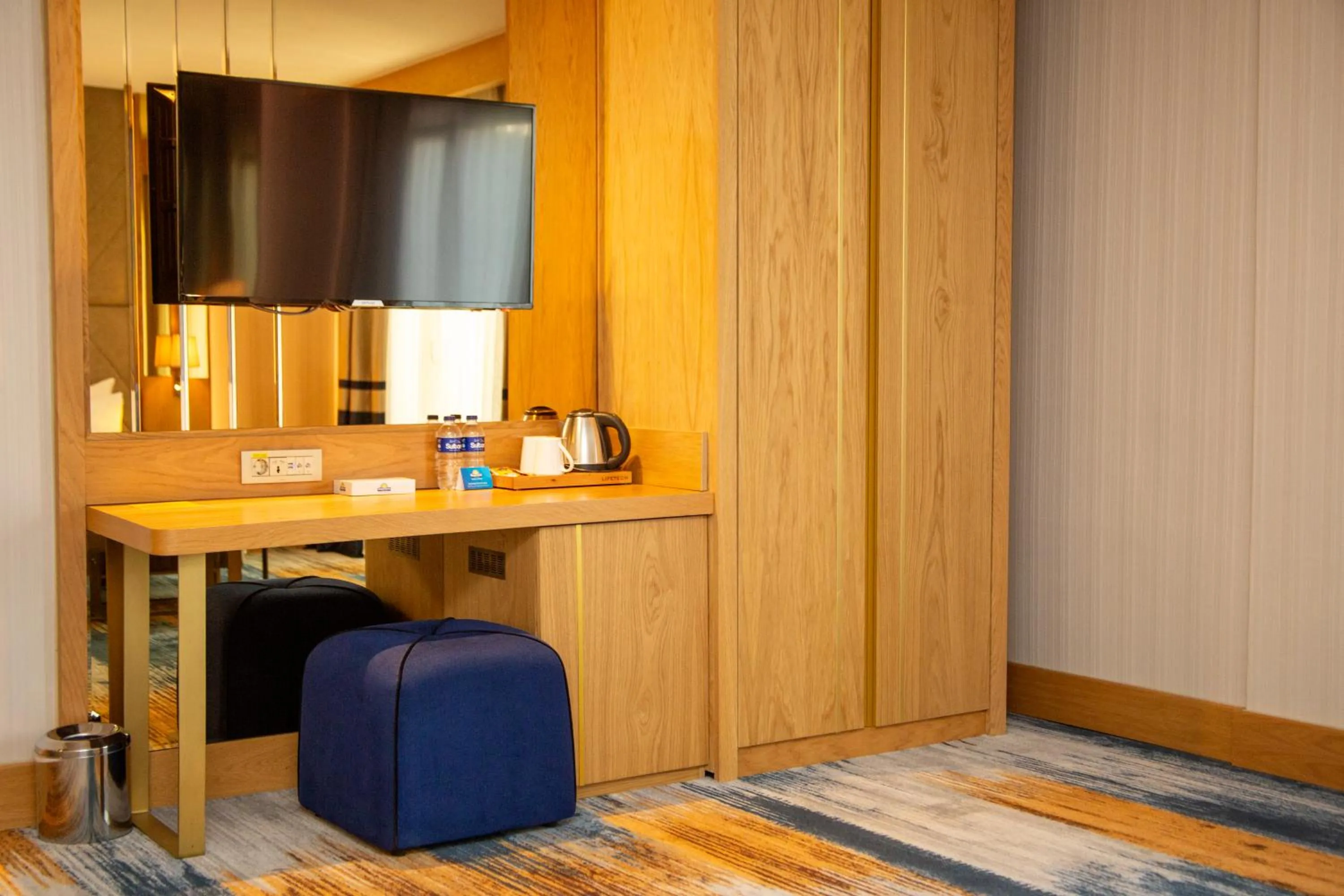 Photo of the whole room, Bed in Days Inn by Wyndham Istanbul Bomonti