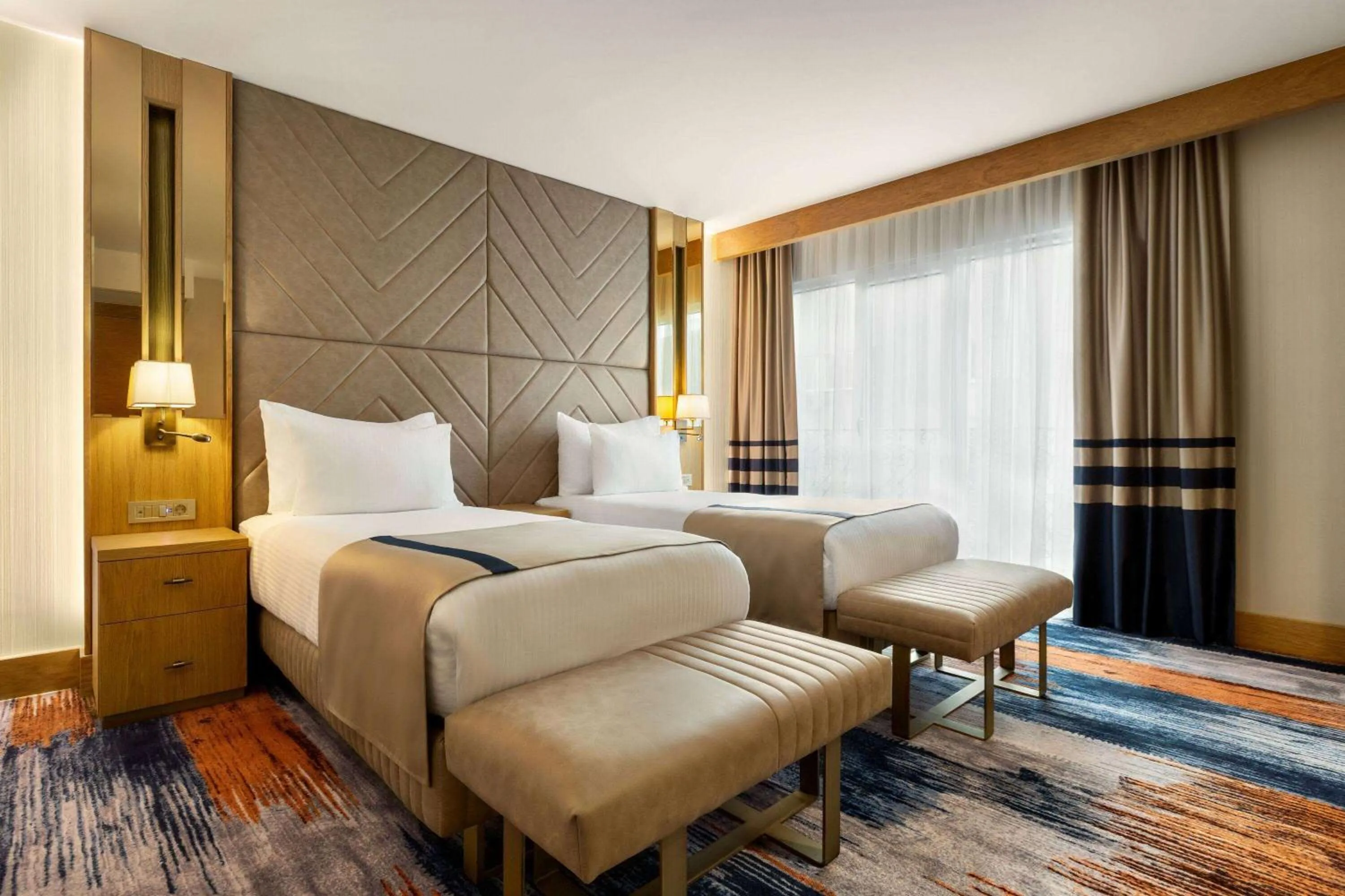 Photo of the whole room, Bed in Days Inn by Wyndham Istanbul Bomonti