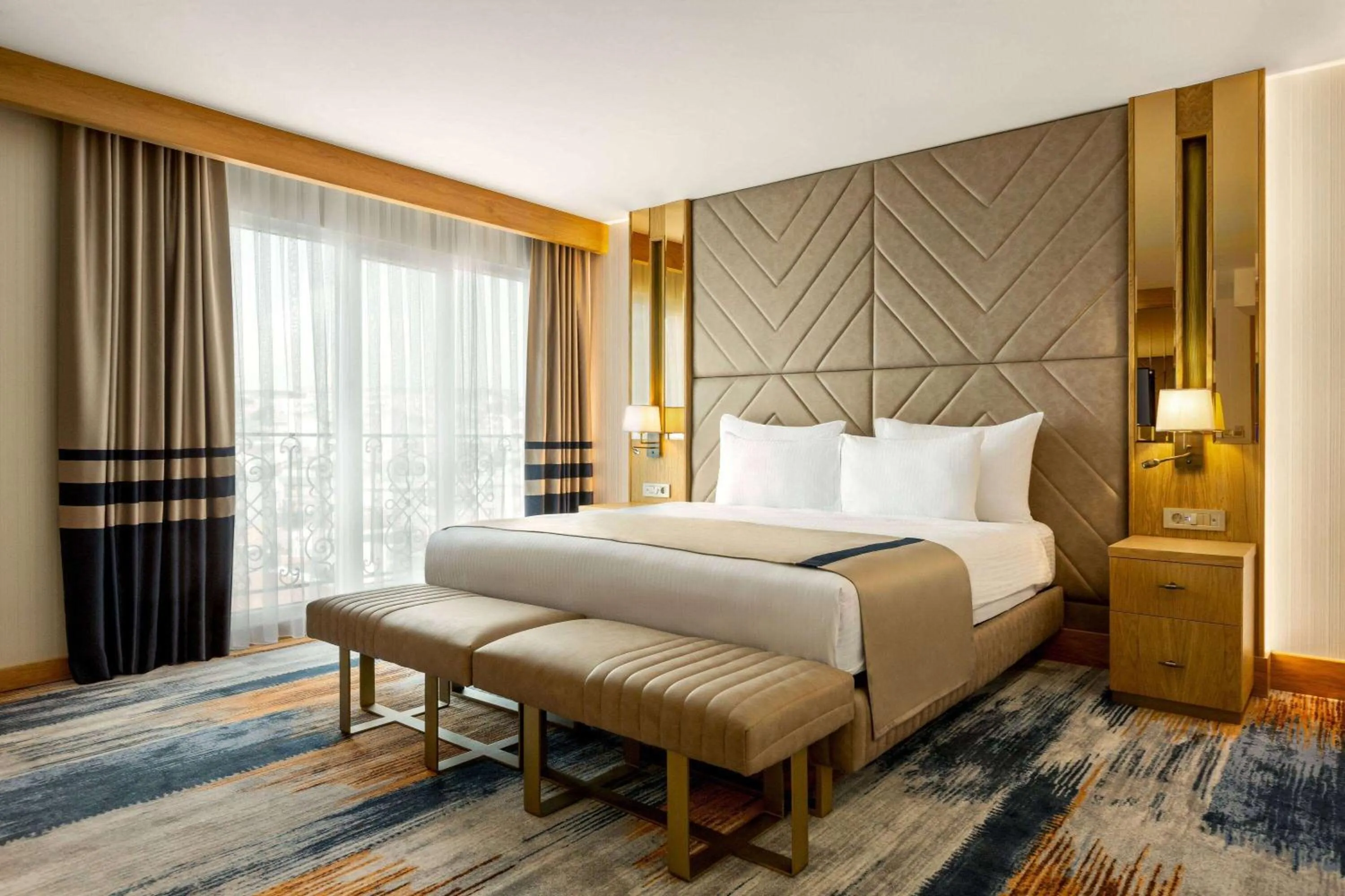 Photo of the whole room, Bed in Days Inn by Wyndham Istanbul Bomonti